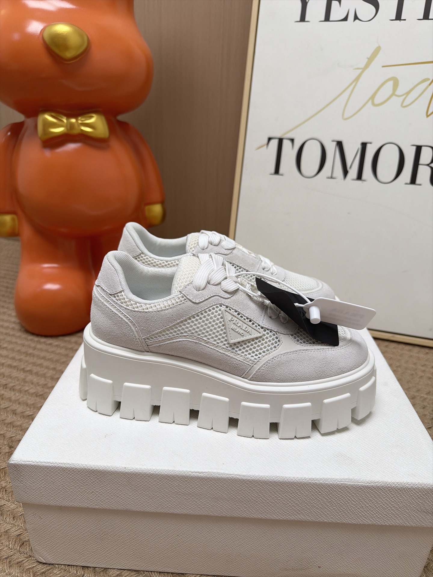 Женские кроссовки Prada с толстым каблуком