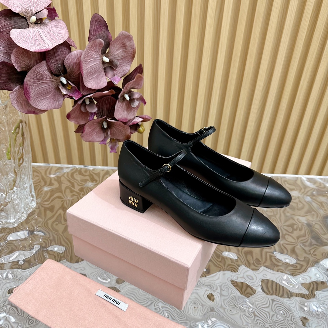 MiuMiu נעליים סנדלים נעלי שכבה אחת זהה למקור
 קווייד עור אמיתי כבשים אופנה