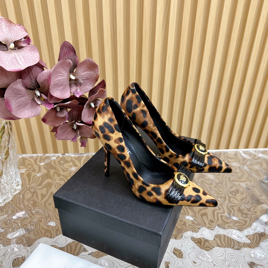 Versace Mode
 Pumps Mit Hohem Absatz Einlagige Schuhe Rindsleder Ziegenhaut Pferdehuhn Schaffell Medusa