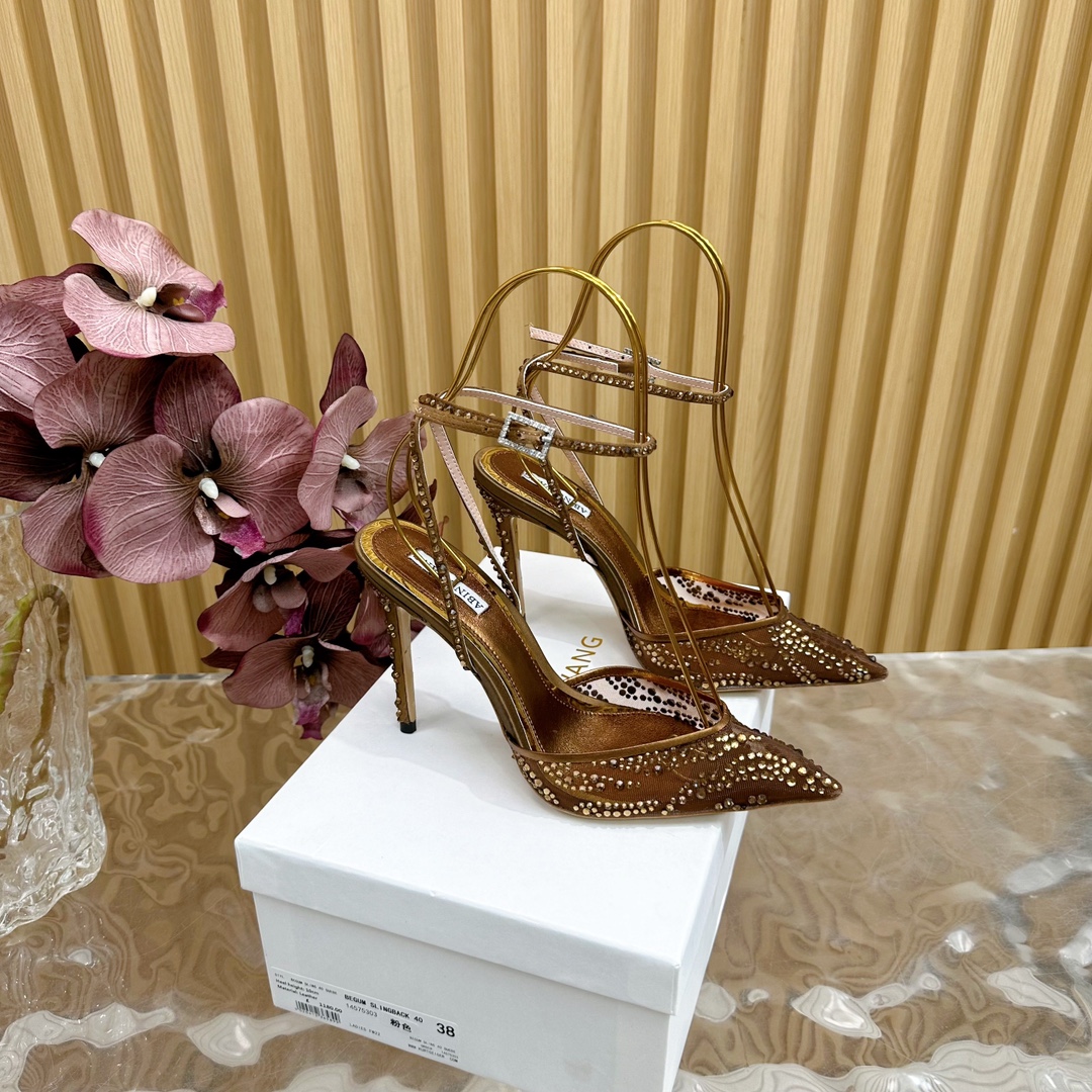 NO:724511,Hot spring and summer ABING WANG mesh rhinestone high heels. What is a sexy tool? It has to be a little bit of the toe seam, which makes you feel the ultimate charm. ———————————— Add sparkling crystal embellishments to the patent leather base, and launch this charming single product. A beautiful torture tool. It is made of patent leather fabric on the pointed toe body with a deep shoe opening. It is dignified and elegant. The upper is embellished with mesh crystals. Outsole is made of genuine leather. Sheepskin lining. Heel height is 10cm.  Size 35-43 (40, 41, 42, customized), high heels, high heels, sheepskin19860909春夏爆款 ABING WANG网纱水钻高跟鞋 什么叫性感利器,非他莫属稍微露出一点脚趾缝,倍感魅力极致 ————————————— 在漆皮基础上增添了闪耀的水晶缀饰,推出了这款散发着迷人魅力的单品.美丽刑具,它以漆皮面料制作于设有深鞋口的尖头鞋身端庄典雅 鞋面网纱水晶缀饰 大底真皮底 内里羊皮 跟高10cm 码数35-43（40、41、42、定做),高跟鞋,high heels,sheepskin,Women's Shoes