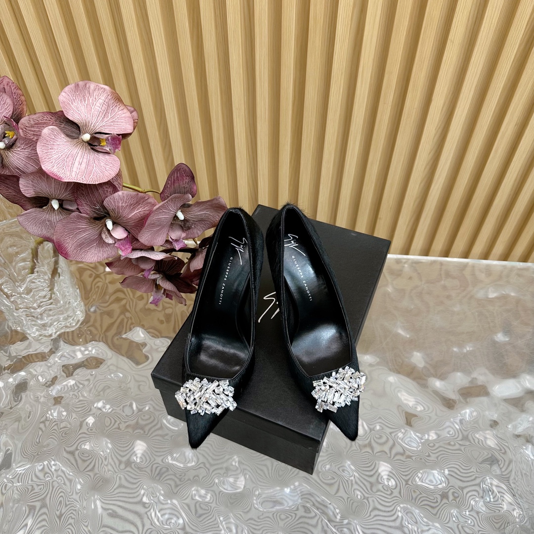Giuseppe Zanotti Women’s High Heels Collection Overview: Luxury Italian Design, Horse Hair Shoes. - 图片 3