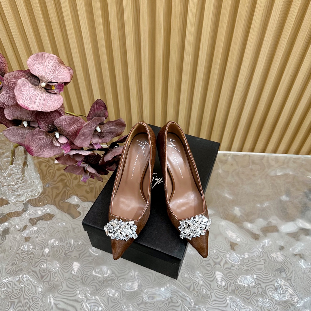 Giuseppe Zanotti Women’s High Heel Shoes: Italian Luxury, Unique Design, Premium Materials - 图片 3