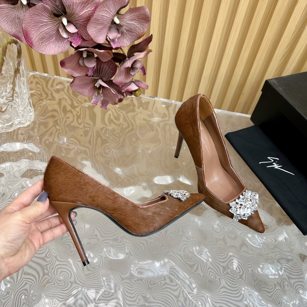 Giuseppe Zanotti Women’s High Heel Shoes: Italian Luxury, Unique Design, Premium Materials - 图片 7