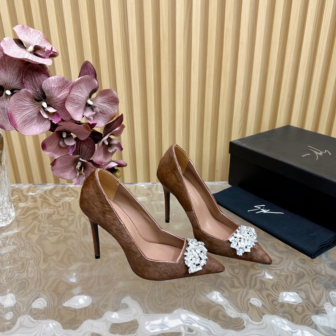 Giuseppe Zanotti Women’s High Heel Shoes: Italian Luxury, Unique Design, Premium Materials - 图片 8