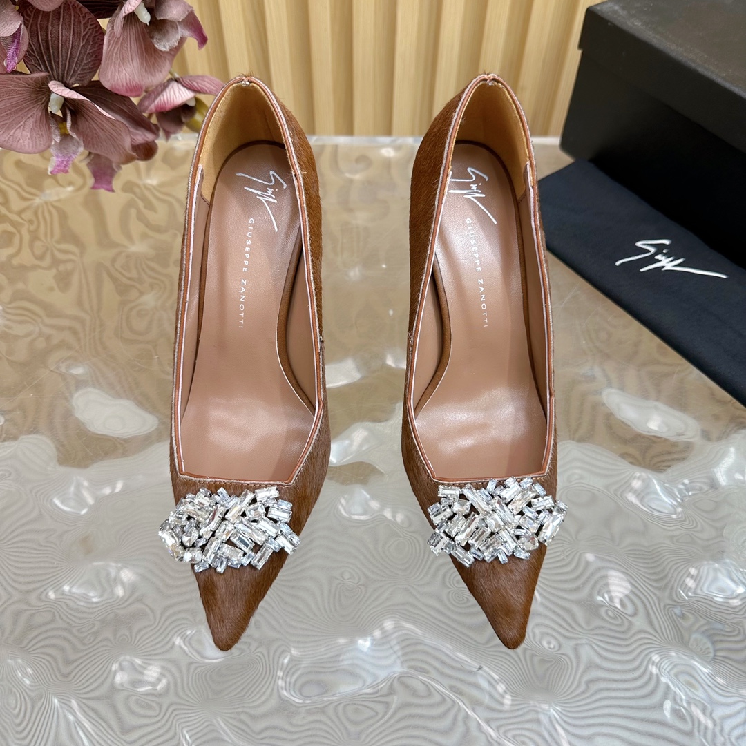 Giuseppe Zanotti Women’s High Heel Shoes: Italian Luxury, Unique Design, Premium Materials - 图片 5