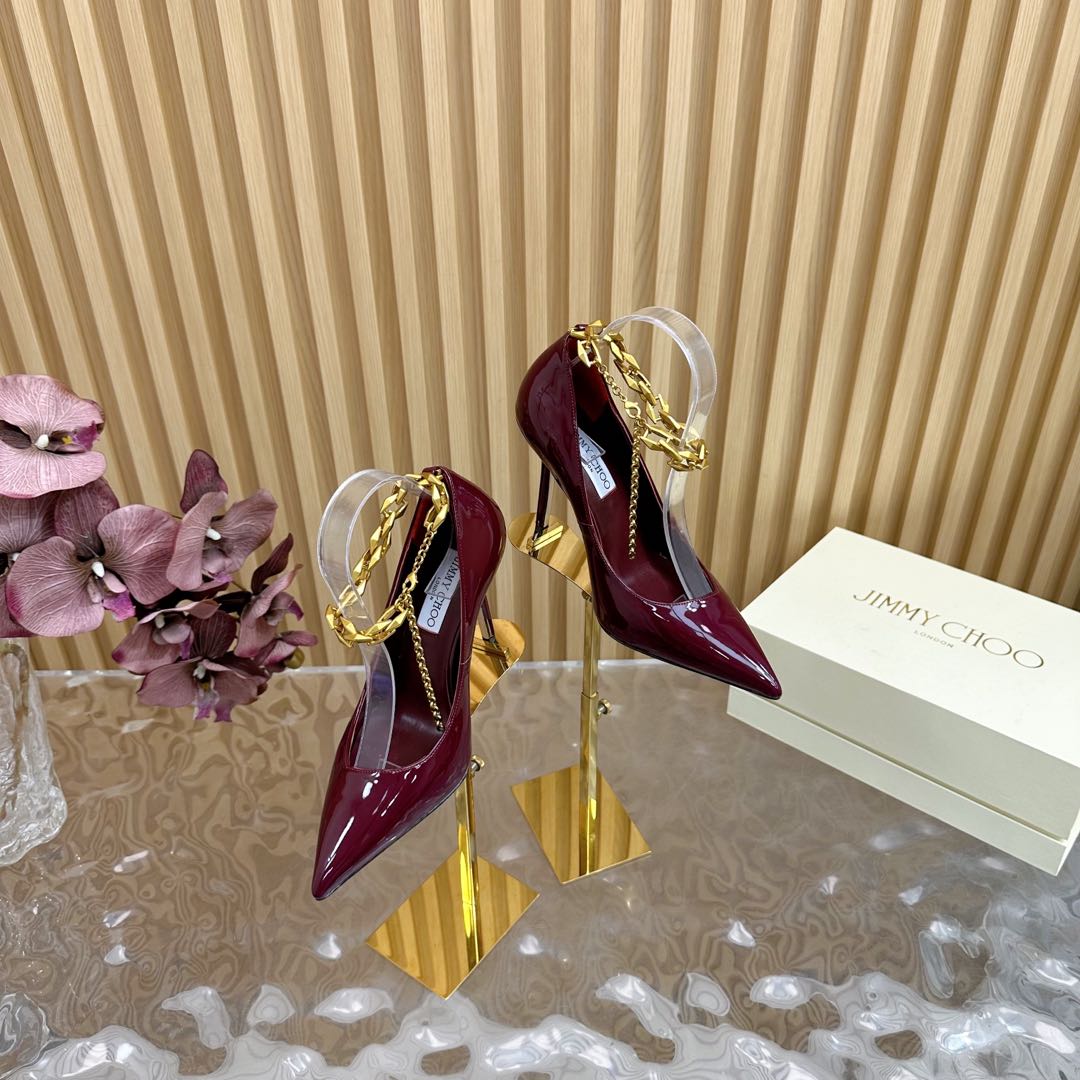 NO:164969,SSJIMMY CHOO Dinner High Heel Sandals/Single Shoes ————————————————————— Australian pointed toe Round toe series, it’s so beautiful. Fall in love with elegance and playful futuristic feeling. Just a glance, you want to have it immediately, but a pair of exquisite high heels can be thought of~ The series is designed for extraordinary and indifferent ladies, creating a unique overall effect. Jimmy Choo designed products that inspire women to move forward to show their charm 1 Fabric: patent leather 2 inner sheepskin inner super soft and delicate 3 soles Imported Italian original color cowhide soles 4 sizes 34/43 (34.40.41.42.43 customized) 5 heel height 10cm, high heel sandals, jimmy choo, sandals, high  heels cowhide sheepskin19860909SSJIMMY CHOO 晚宴高跟凉鞋/单鞋 ———————————— 澳大利亚尖头 圆头系列、简直是美上天了,爱上优雅、爱上俏皮的未来感,光看一眼便想马上拥有,但一双精致的高跟鞋确是可以想想滴～ 系列专为超凡绝伦、无所谓的女士而设计,从而打造出别致的整体效果,Jimmy Choo 设计出激发女性一往无前的产品彰显魅力 1面料:漆皮 2内里 羊皮内里 超级柔软细腻 3大底 进口意大利原色牛皮底 4码数 34/43（34.40.41.42.43定制) 5跟高 10cm,高跟鞋凉鞋,jimmy choo,sandals,high heels,cowhide,sheepskin,Women's Shoes