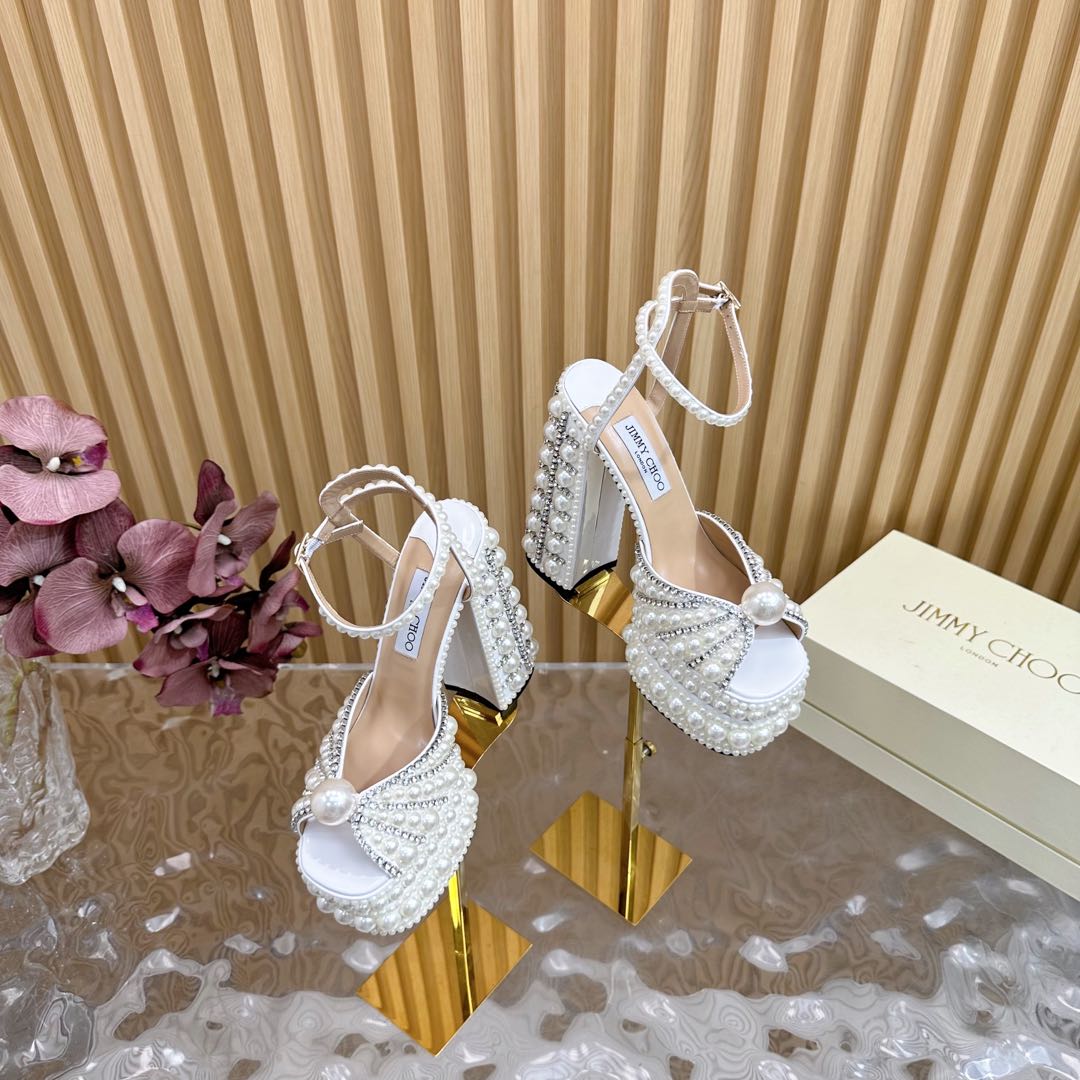 NO:164978,SSJIMMY CHOO Dinner High Heel Sandals/Single Shoes ——————————————————————— Australian pointed toe Round toe series, it’s so beautiful. Fall in love with elegance and playful futuristic feeling. Just a glance, you want to have it immediately, but a pair of exquisite high heels can be thought of~ The series is designed for extraordinary and indifferent ladies, thus creating a unique overall effect. Jimmy Choo designed products that inspire women to move forward to show their charm 1 Fabric: pearl iron diamond 2 inner sheepskin inner super soft and delicate 3 soles Imported Italian original color cowhide soles 4 sizes 34/43 (34.40.41.42.43 customized) 5 heel height 16cm Water table 6cm, high heel sandals, jimmy  choo,sandals,high heels,cowhide,sheepskin19860909SSJIMMY CHOO 晚宴高跟凉鞋/单鞋 ———————————— 澳大利亚尖头 圆头系列、简直是美上天了,爱上优雅、爱上俏皮的未来感,光看一眼便想马上拥有,但一双精致的高跟鞋确是可以想想滴～ 系列专为超凡绝伦、无所谓的女士而设计,从而打造出别致的整体效果,Jimmy Choo 设计出激发女性一往无前的产品彰显魅力 1面料:珍珠烫钻 2内里 羊皮内里 超级柔软细腻 3大底 进口意大利原色牛皮底 4码数 34/43（34.40.41.42.43定制) 5跟高 16cm 水台6cm,高跟鞋凉鞋,jimmy choo,sandals,high heels,cowhide,sheepskin,Women's Shoes