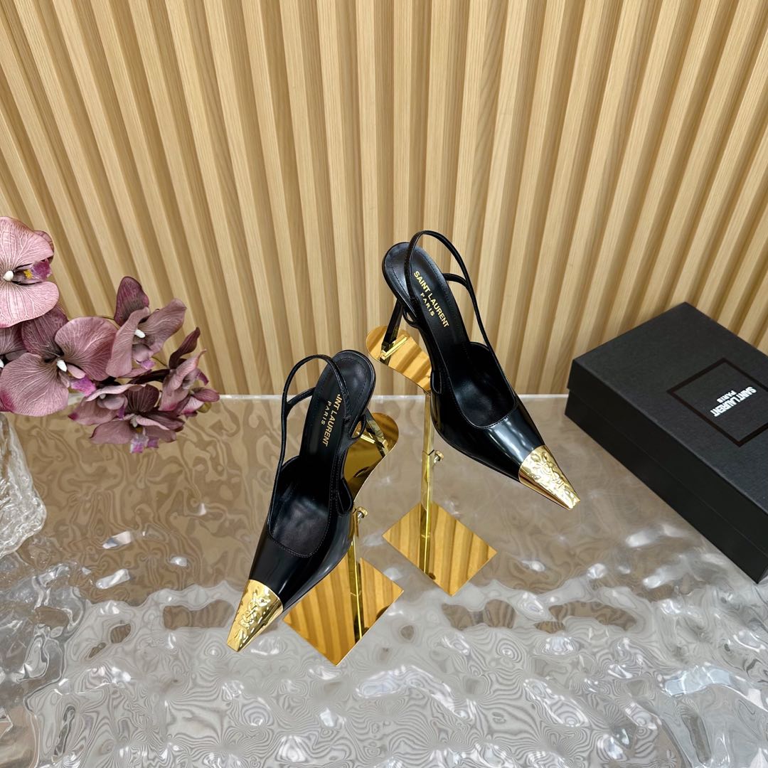 NO:234439,Water-ripped iron head. Pay attention to distinguishing it when placing an order. YSL Saint Laurent—SS summer new product. Metal head elegant and atmospheric high-heeled sandals. —————————————————————————————————————————————————————————————————————————————————————————————————————————————————————————————————————————————————————————————————————————————————————————————————————————  The delicate crystal chain decoration illuminates the delicate and elegant lines of the ankle, unleashing infinite elegance and explore more selected high heels!  Fabric open beads, leather outsole, size 36-42 (customized by 35, 40, 41, 42) Heel height 10.5cm, high heels, saint laurent, saint laurent, sandals, high heels, Leather soles19860909水波纹铁头 下单注意区分 YSL 圣罗兰— SS夏季新品 金属头优雅大气高跟凉鞋 ———————————— 真的美的过分 上脚显白的让人上头！细巧水晶链饰点亮脚踝纤雅线条 释放无限优雅魅力 探索更多臻选高跟鞋！ 面料开边珠 大底真皮大底 码数36-42（35、40、41、42定制） 跟高10.5cm,高跟鞋,saint laurent,saint laurent,sandals,high heels,Leather soles,Women's Shoes