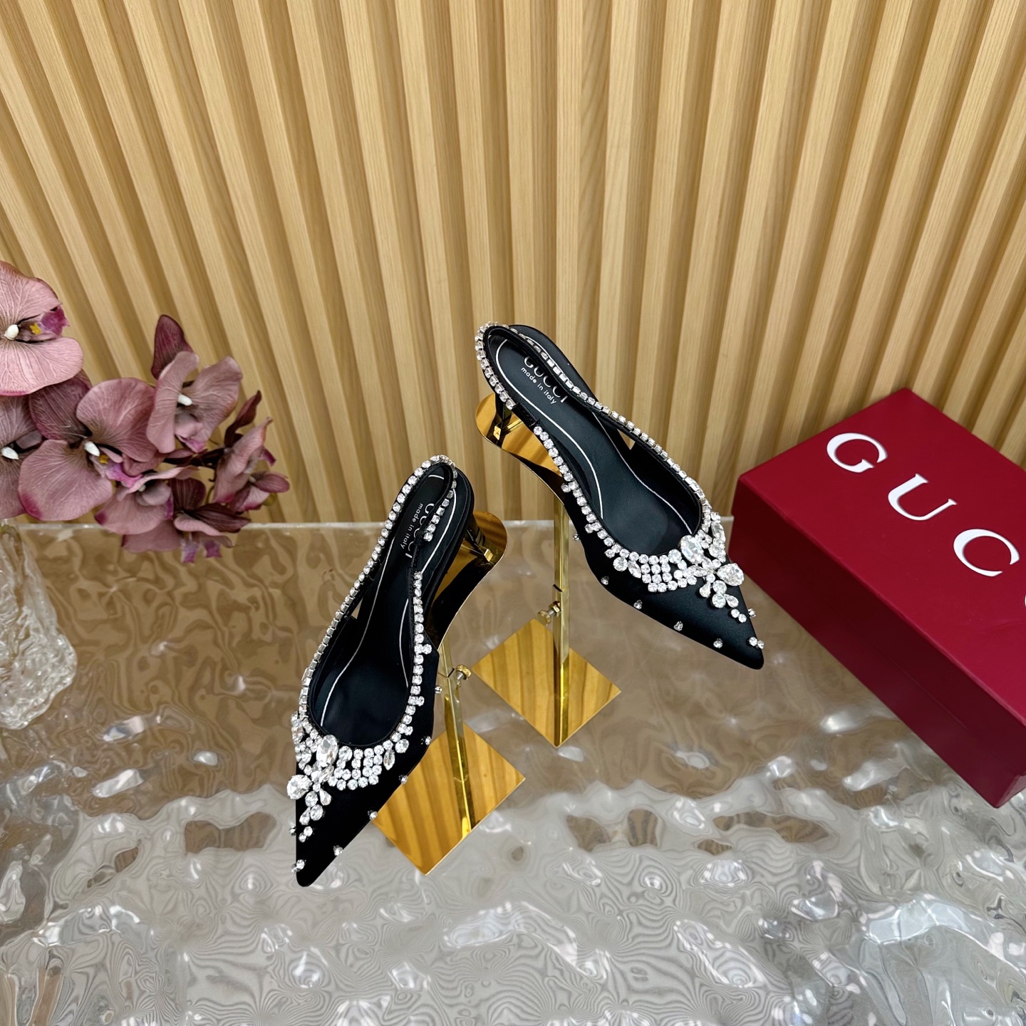 NO:235881,2025 Spring, the new model is launched, so beautiful that it can't be removed. The 2025 counter is synchronized with spring and summer new Gucci 25S spring and summer new product rhinestone candy color with sandals and high heels in the back ————————————————————————————————————————————————————————————————————————————————————————————————————————————————————————————————————————————————————————————————————————————————————————————————————————————————————————————————————————————————————————————————————————————————————————————————————————————————————————————————————————————————————————————————————————————————————————————————————————————————————————————————————————————————————————198609092025开春 新款首发 美得挪不开眼 2025专柜同步春夏新款Gucci 25S春夏新品水钻糖果色 后带凉鞋高跟 —————————————超闪水钻 G家在体现高级感这块 总让人大写的服气 看起来蛮简单的款式 但上脚就莫名很高阶 非常性感 让你轻松搭配尽显各种风格 鞋面采用进口真丝布水钻扣 内里采用进口羊皮 意大利进口真皮底 跟高6.5cm Size35-39（40/41/42定制）,高跟鞋,gucci,gucci,sandals,high heels,sheepskin,real silk,Women's Shoes