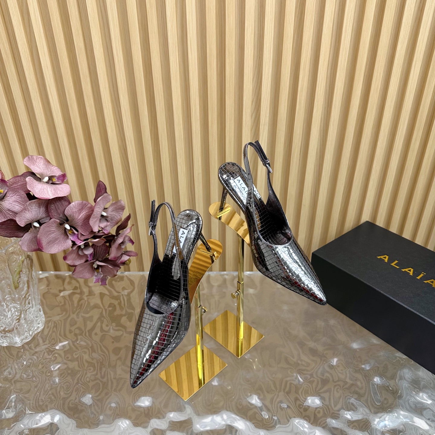 NO:439254,2025 counter new catwalk ALAIA｜French high-end first-tier high-end high-end brand Fishmouth high-heel sandals Super fairy ——————————————————————————————————————————————————————————————————————————————————————————————————————————————————————————————————————————————————————————————————————————————————————————————————————————————————————————————————————————————————————————————————————————————————————————————————————————————————————————————————————————————————————————————————————————————————————————————————————————————————————————————————————————————————————————————————————————————————198609092025专柜新款走秀款ALAIA｜法国高端一线高定品牌 鱼嘴高跟凉拖超仙女 —————————————— AzzedineAlaia:时尚界最后的手艺人 只忠于展现女性身体曲线的裁剪之王 始创于1979年的品牌Alaia 一直主售时装感十足的型格女鞋 鞋面定制原版镜面材质 内里羊皮 鞋底真皮大底 跟高9cm 码数35-41（40.41.42定制） 包装Alaia原版包装,高跟鞋凉鞋,alaia,sandals,high heels,sheepskin,Leather soles,Women's Shoes