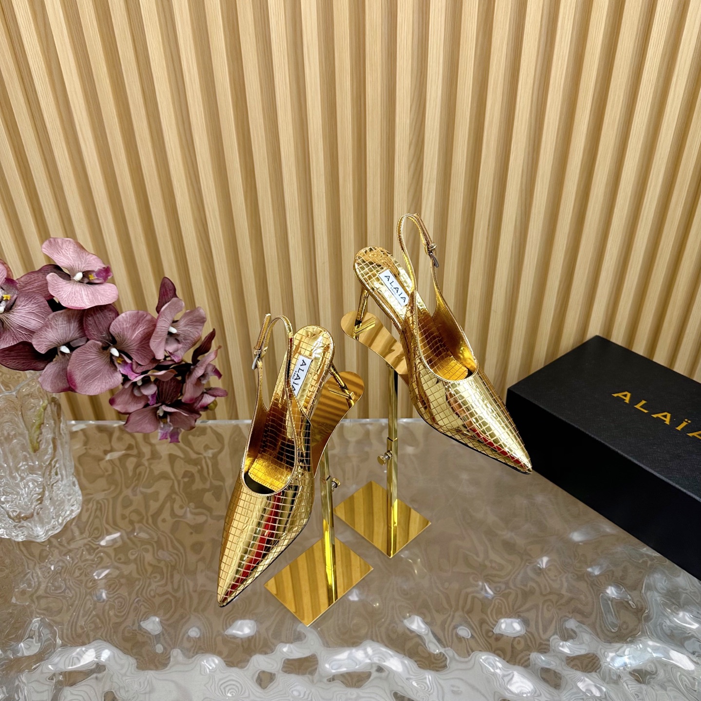 NO:439260,2025 counter new catwalk ALAIA｜French high-end first-line high-end high-end brand fish mouth high-heel sandals super fairy ———————————————————————————————————————————————————————————————————————————————————————————————————————————————————————————————————————————————————————————————————————————————————————————————————————————————————————————————————————————————————————————————————————————————————————————————————————————————————————————————————————————————————————————————————————————————————————————————————————————————————————————————————————————————————————————————————————————————————198609092025专柜新款走秀款ALAIA｜法国高端一线高定品牌 鱼嘴高跟凉拖超仙女 —————————————— AzzedineAlaia:时尚界最后的手艺人 只忠于展现女性身体曲线的裁剪之王 始创于1979年的品牌Alaia 一直主售时装感十足的型格女鞋 鞋面定制原版镜面材质 内里羊皮 鞋底真皮大底 跟高平底 码数35-41（40.41.42定制） 包装Alaia原版包装,高跟鞋凉鞋,alaia,sandals,high heels,sheepskin,Leather soles,Women's Shoes