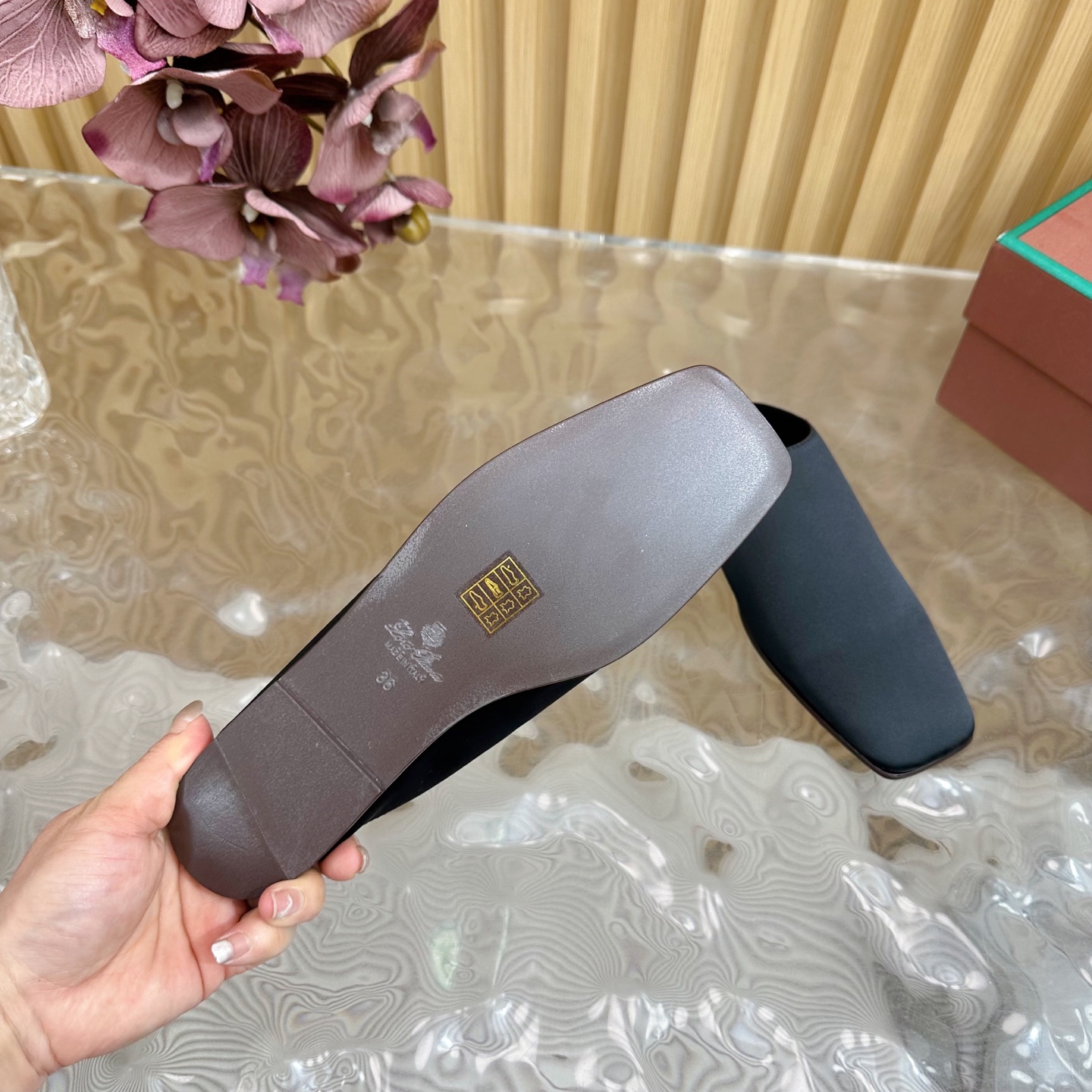 Loro Piana Women's 25S Classic Retro Witch Flat Mules Minimalist Style 10 i1742546987419 3055 0 8