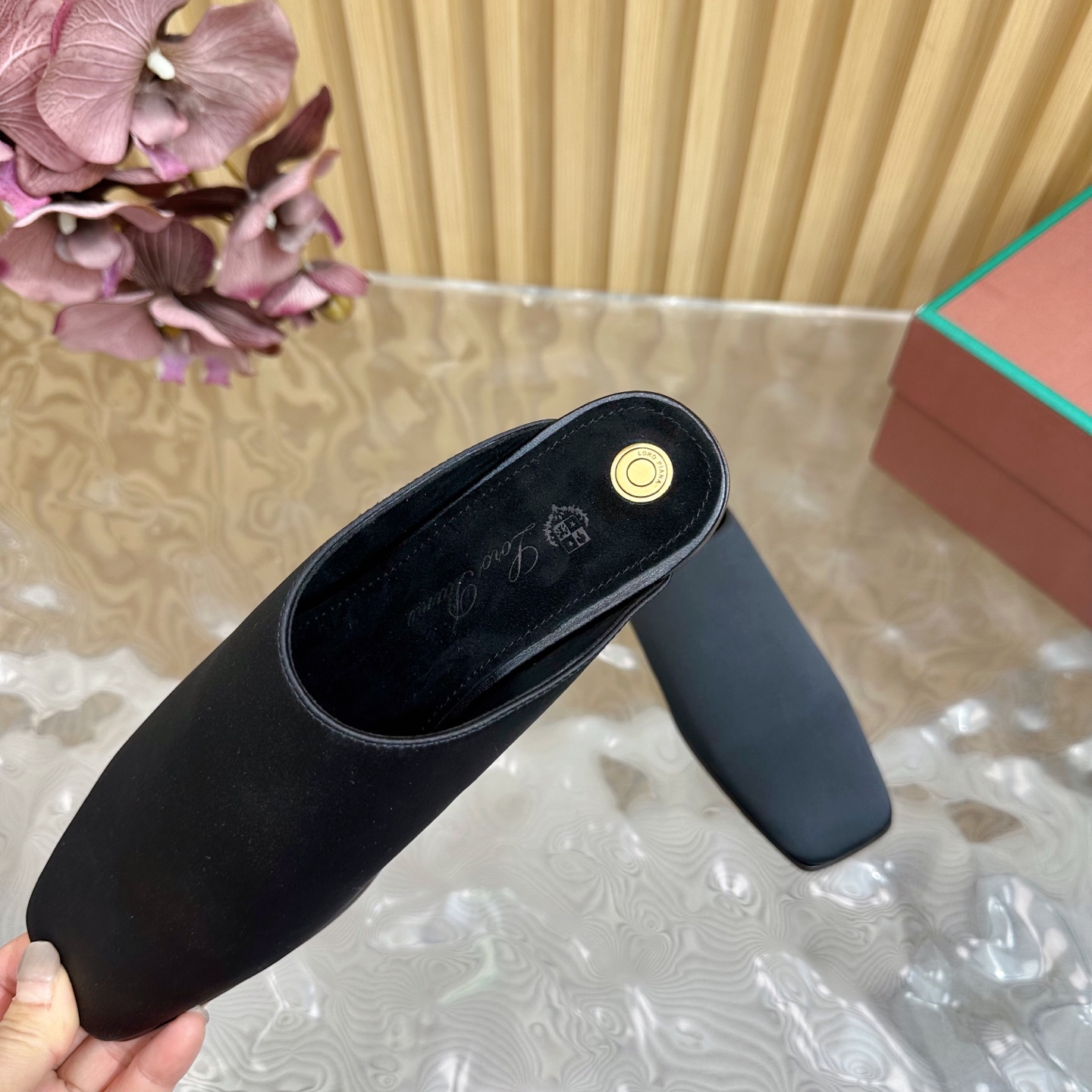 Loro Piana Women's 25S Classic Retro Witch Flat Mules Minimalist Style 8 i1742546987458 3879 0 6