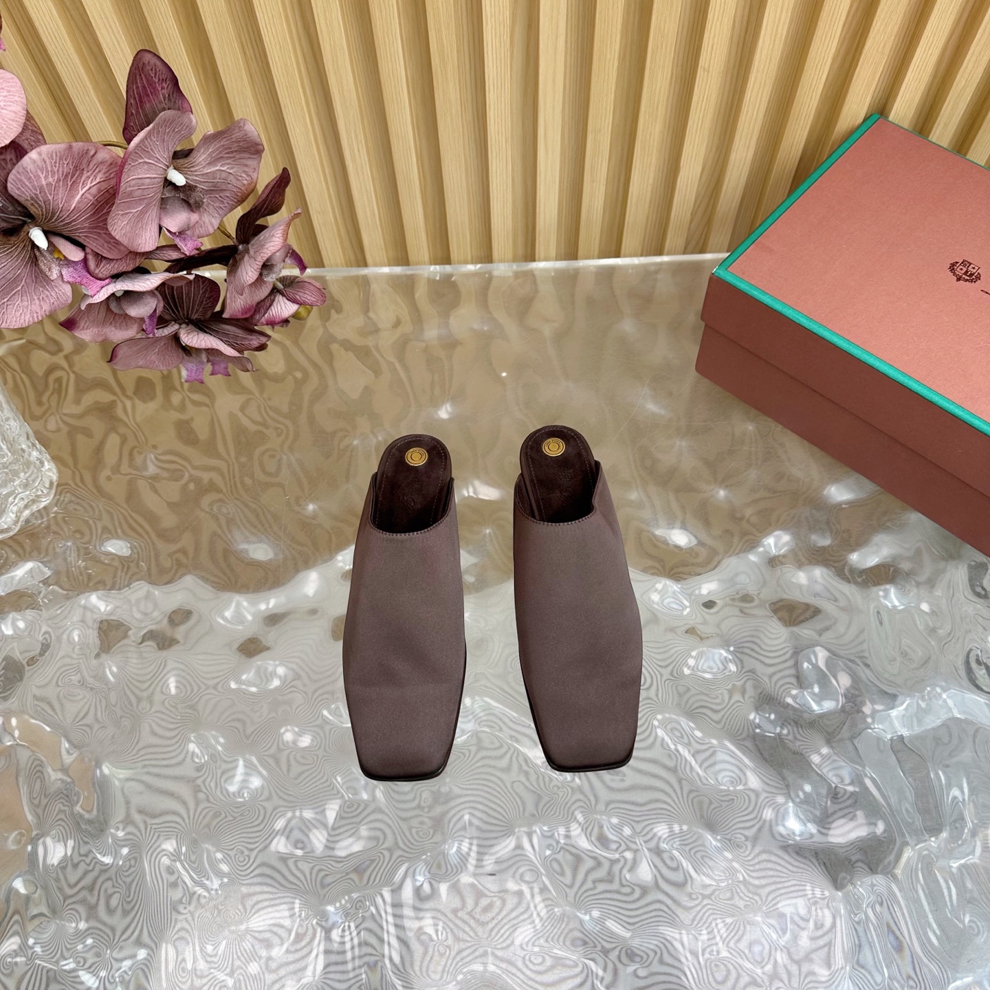 Loro Piana Women's Classic Elegant Mules Minimalist Style Slippers 4 i1742547049131 4199 0 2