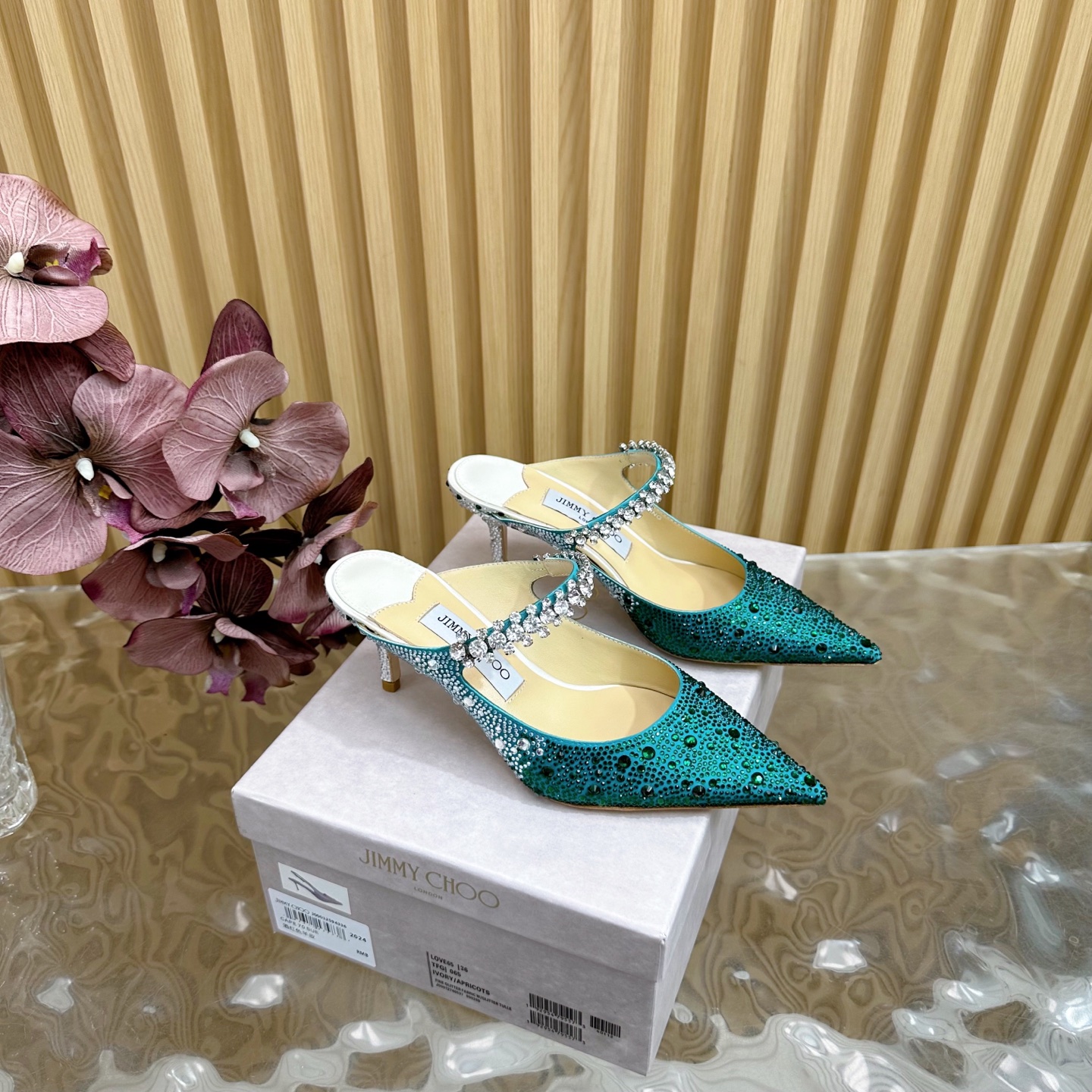 NO:249678,Rhinestone Starry Sky High Version 2025 New Color Match JlMMY CHOO Modern Shoes, Street Photography Artifact SAE Crystal Chain High Heel Sandals Point Drag Series Fantasy Color Bundle Iron Diamond Style Glory Rainbow Wedding Shoes ——————————— Personalized sandals, 99% of unique individuals, add 1 outstanding inspiration, full-point street shooting, let you produce blockbusters every minute and every second. Slightly shine, dazzling, romantic photo is ready, illuminating your good mood. The heels are all hand-made diamonds, original custom crystal diamond necklaces are densely inlaid, weaving a starlight curtain ———————————————————————————————————————————————————————————————————————————————————————————————————————————————————————————————————————————————————————————————————————————————————————————————————————————————————————————————————————————————————————————————————————————————————————————————————————————————————————————————————  Custom made no return or exchange), semi-tork high heels, sandals, high heels, necklace, cowhide, sheepskin, real silk19860909水钻星空 高版本2025新配色 JlMMY CHOO摩登鞋履,街拍神器SAE水晶链高跟凉鞋 尖拖系列 幻彩拼色烫钻款 夺目彩虹婚鞋 ——————————— 个性凉鞋系,99％ 的独特个体,添上1的出众灵感,满分街拍,让你分分秒秒出大片.点点闪耀,璀璨炫光,浪漫的写真就绪,照亮你的好心情.鞋跟都是手工烫钻,原版定制水晶钻项链密密镶嵌,织出星光幕布 ————————————— 面料高级真丝缎烫钻 内料羊皮 大底意大利三A级牛皮底 跟高6.5cm 码数35－39（34、40、41、42 定做不退换）,半拖高跟鞋,sandals,high heels,necklace,cowhide,sheepskin,real silk,Women's Shoes