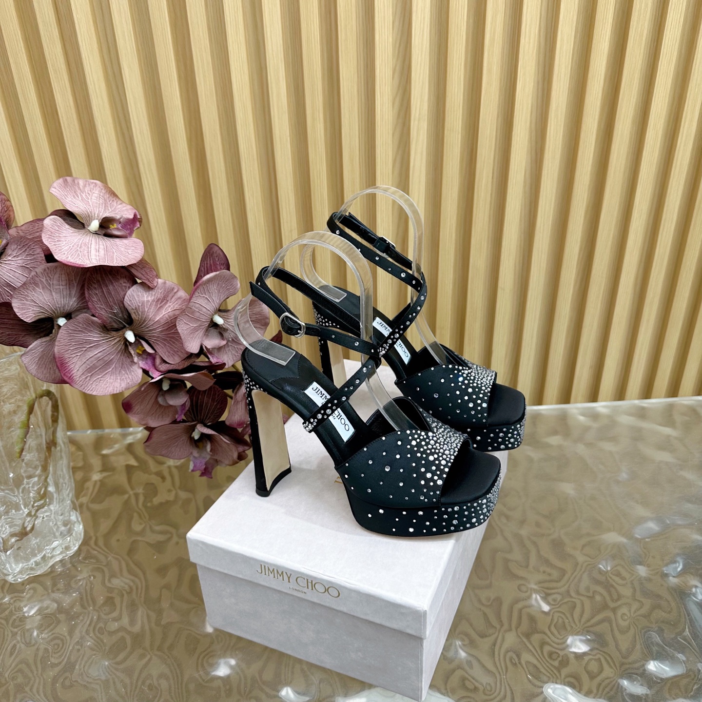 NO:249636,Jimmy Choo 2025 early spring new high-heeled water table rear empty sandals ——————————————————————————————————————————————————————————————————————————————————————————————————————————————————————————————————————————————————————————————————————————————————————————————————————————————————————————————————————————————————————————————————————————————————————————————————————————————————————————————————————————————————————————————————————————————————————————————————————————————————————————————————————————————————————————————————————————————————————————————————————19860909Jimmy Choo 2025早春新品高跟水台 后空凉鞋 ————————————— 低调不失华丽 性感又不显张扬说的就是这款 上脚太好看了 鞋型是大家都爱的秀气款 非常非常显瘦 侧面整个弧度将脚部曲线完美展现  还有鞋面的球状水滴 简直让人欲罢不能 面料采用原版真丝烫钻 内里垫脚均为小羊皮 意大利进口真皮大底 跟高13cm/水台3.5cm Size35-43（40、41、42、43定制）,高跟鞋凉鞋,jimmy choo,sandals,high heels,sheepskin,real silk,Leather soles,Women's Shoes