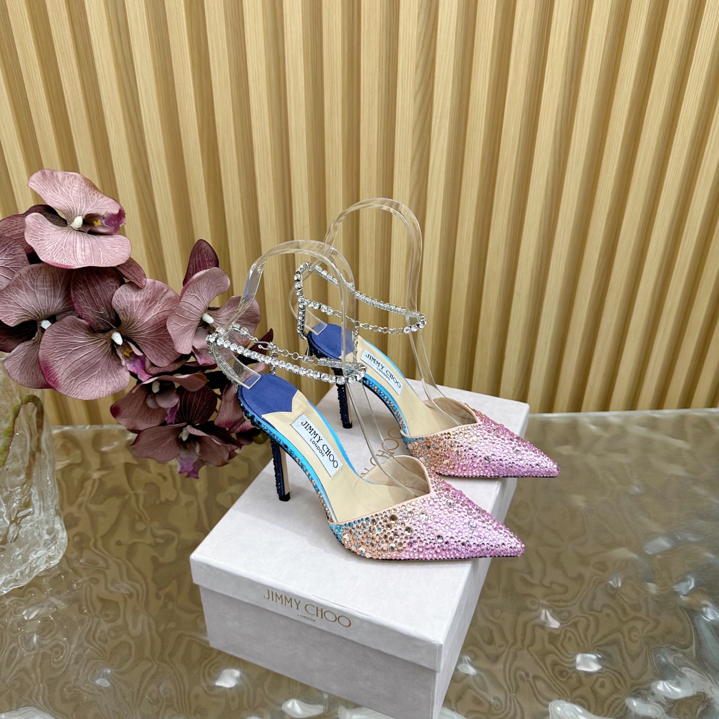 NO:249604,The first release of the exclusive high-end version of the market. 2025 new color scheme Jimmy Choo Saeda crystal shoes series Modern shoes, street photography artifact SAE crystal chain high heel sandals pointed drag series Fantasy color-blocked diamond style dazzling rainbow wedding shoes ———————————————————————————————————————————————————————————————————————————————————————————————————————————————————————————————————————————————————————————————————————————————————————————————————————————————————————————————————————————————————————————————————————————————————————————————————————————————————————————————————————————————————————————————————————————————————————————————————————————————————————————————————————————————————————  Size 35-39 (40, 41, 42 custom made without return), high heels sandals, jimmy choo, swarovski, sandals, high heels, necklace, cowhide, sheepskin, real silk19860909市场独家高版本首发 2025新配色 Jimmy Choo Saeda水晶鞋系列 摩登鞋履,街拍神器SAE水晶链高跟凉鞋 尖拖系列 幻彩拼色烫钻款 夺目彩虹婚鞋 ———————————顶级版本 （整鞋采用施华洛世奇水晶烫钻）个性凉鞋系,99％ 的独特个体,添上1的出众灵感,满分街拍,让你分分秒秒出大片.点点闪耀,璀璨炫光,浪漫的写真就绪,照亮你的好心情.鞋跟都是手工烫钻,原版定制水晶钻项链密密镶嵌,织出星光幕布 ————————————— 面料高级真丝缎烫钻 内料上等小羊皮 大底意大利三A级牛皮底 跟高10cm 码数35－39（40、41、42 定做不退换）,高跟鞋凉鞋,jimmy choo,swarovski,sandals,high heels,necklace,cowhide,sheepskin,real silk,Women's Shoes