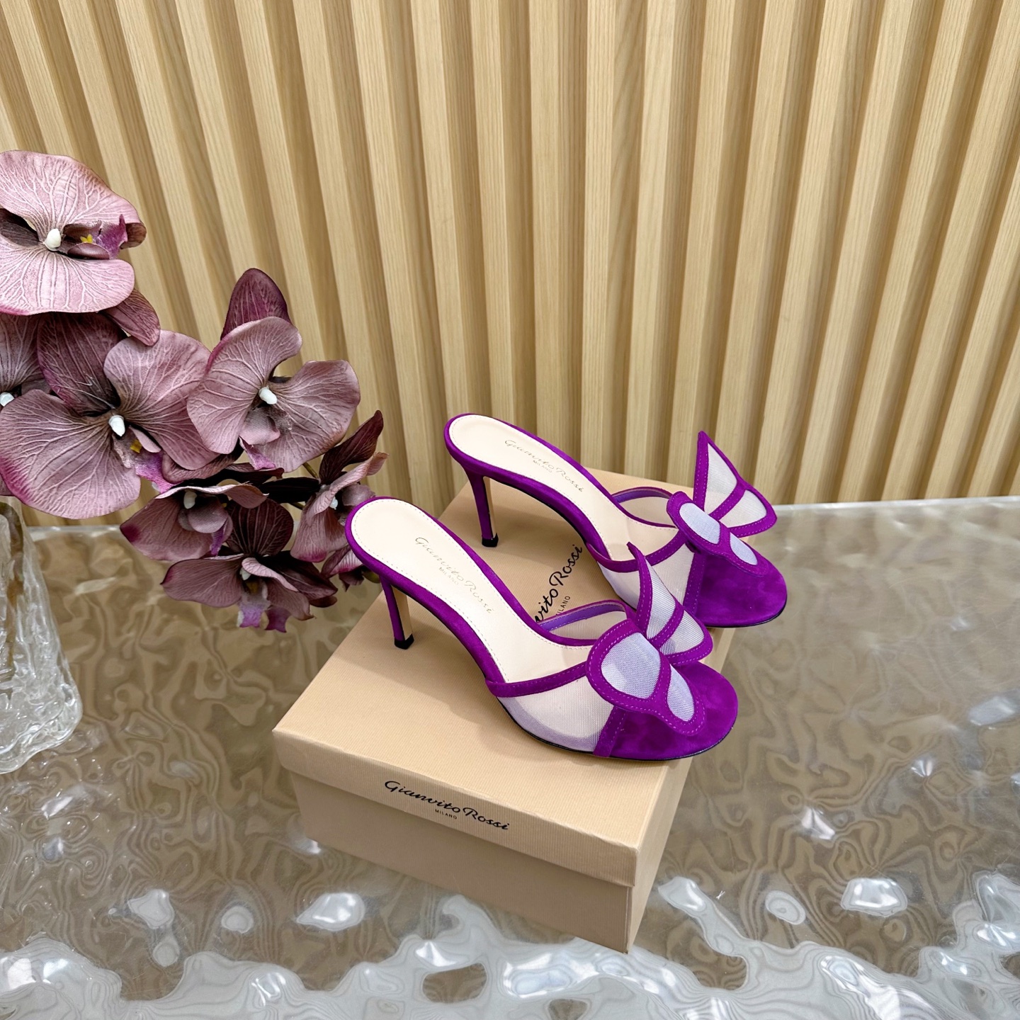 NO:249671,Top version [Gianvit* Ross*] 2025 early spring counter synchronizes new mesh bow semi-slipper sandals. A delicate and elegant item worth buying this New Year. ——————————————— Mesh diamonds. The elements are modern and elegant, full of femininity, allowing you to show your fashionable personality in comfort. Upper Yangjing, inner sheepskin inner lining and foot pads, comfortable and versatile, outsole genuine leather sole, heel height 8.5cm (5.5cm custom-made without return and exchange) Size 35-43 (40, 41, 42, 43 custom-made without return and exchange), high heels, high heels, slippers, sheepskin, sheep19860909顶级版本【Gianvit* Ross*】2025早春专柜同步新款网纱蝴蝶结半拖凉鞋 娇气又不失气质优雅的一款单品这个新春值得入手 ——————————— 网纱钻 元素现代优雅风格,女人味十足 让您在舒适中彰显时尚性格. 鞋面羊京 内里羊皮内里及垫脚 舒适百搭 大底真皮底 跟高8.5cm（5.5cm定制不退换） 码数35-43（40、41、42、43定制不退换）,高跟鞋拖鞋,sandals,high heels,slippers,sheepskin,sheep,Women's Shoes