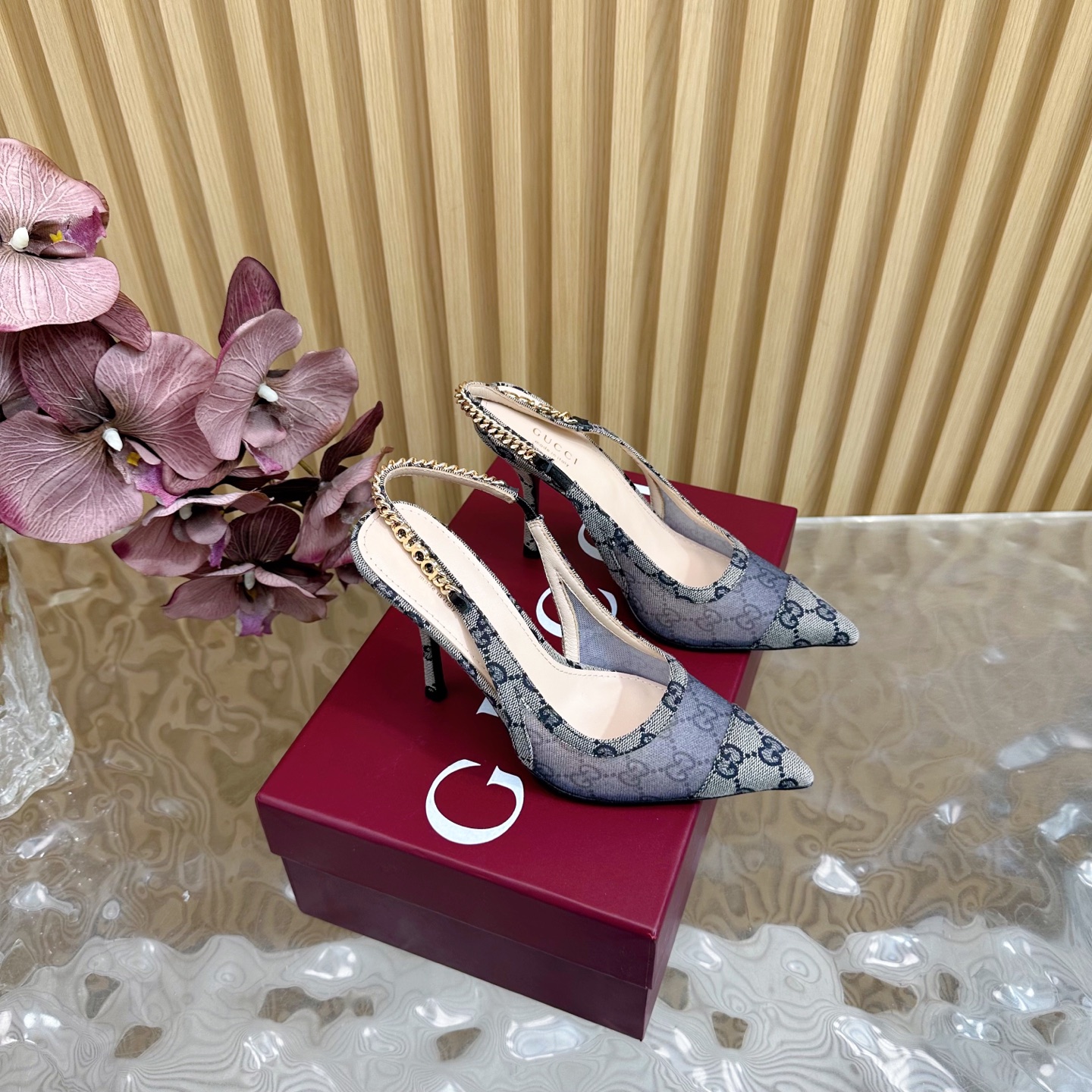 GUCCI 2024新款馬銜扣淺口涼鞋 尖頭+貓跟 燙鑽工藝 GG帆布