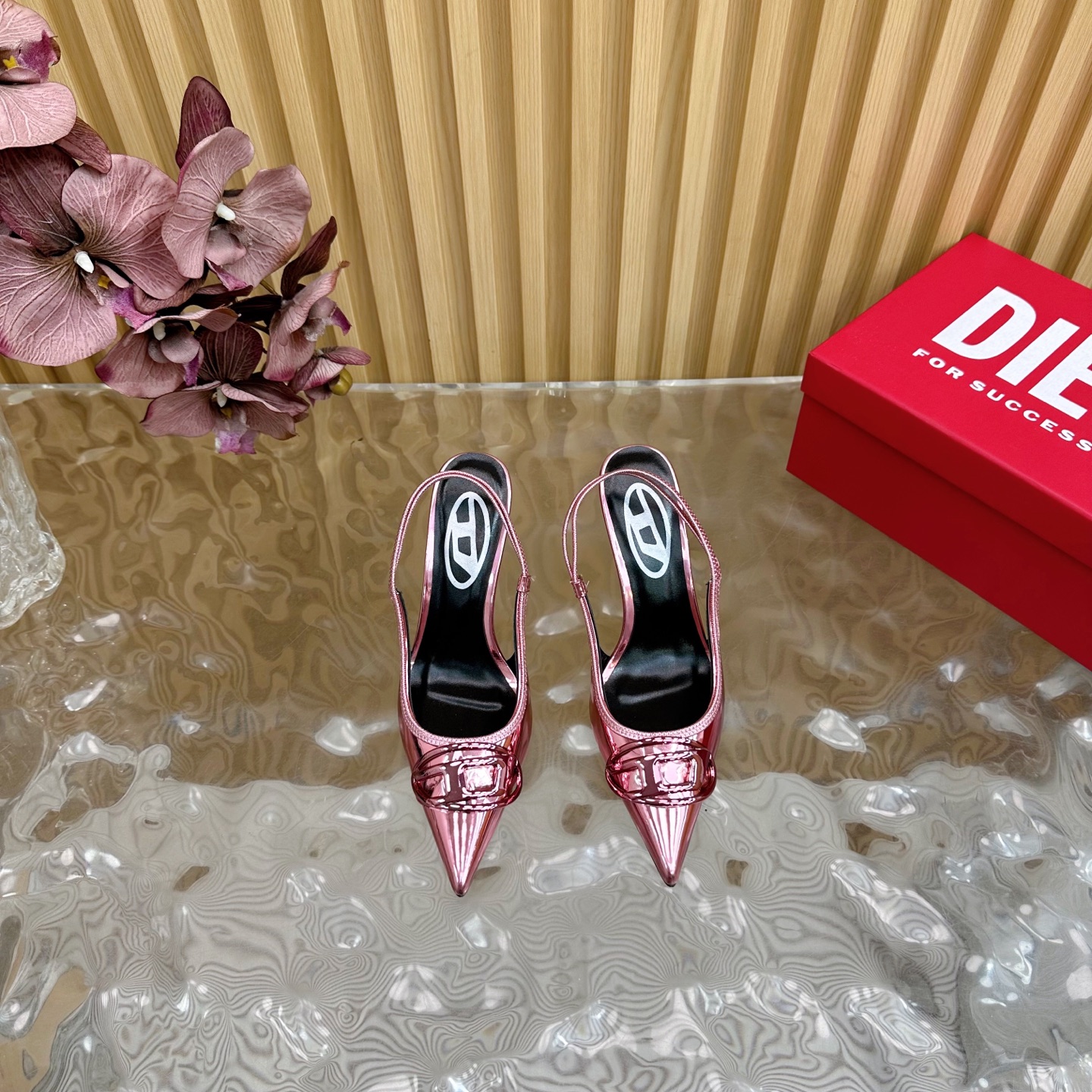 Diesel’s F/W23 Sexy Shoe Prize: Super-Heavy-Explosive Tweezer for Spring/Summer 2025 - 图片 4