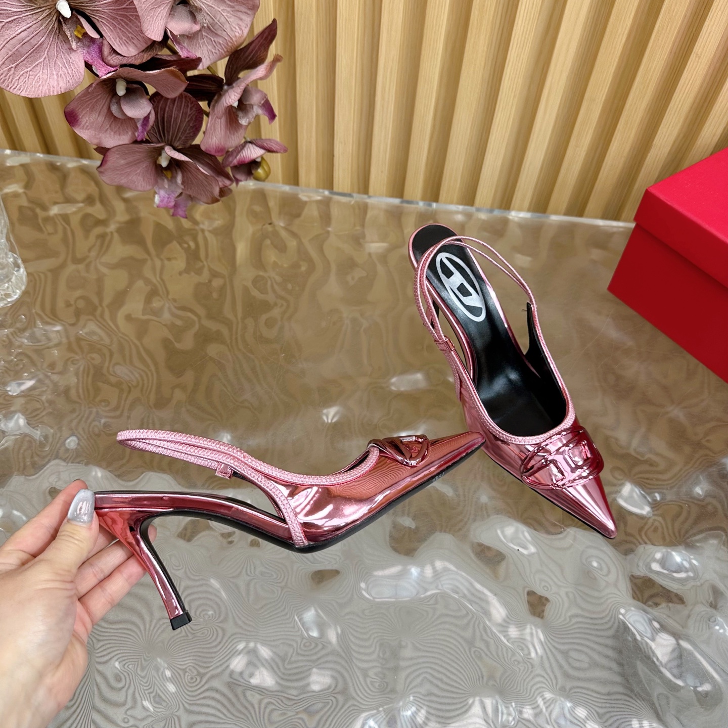 Diesel’s F/W23 Sexy Shoe Prize: Super-Heavy-Explosive Tweezer for Spring/Summer 2025 - 图片 7