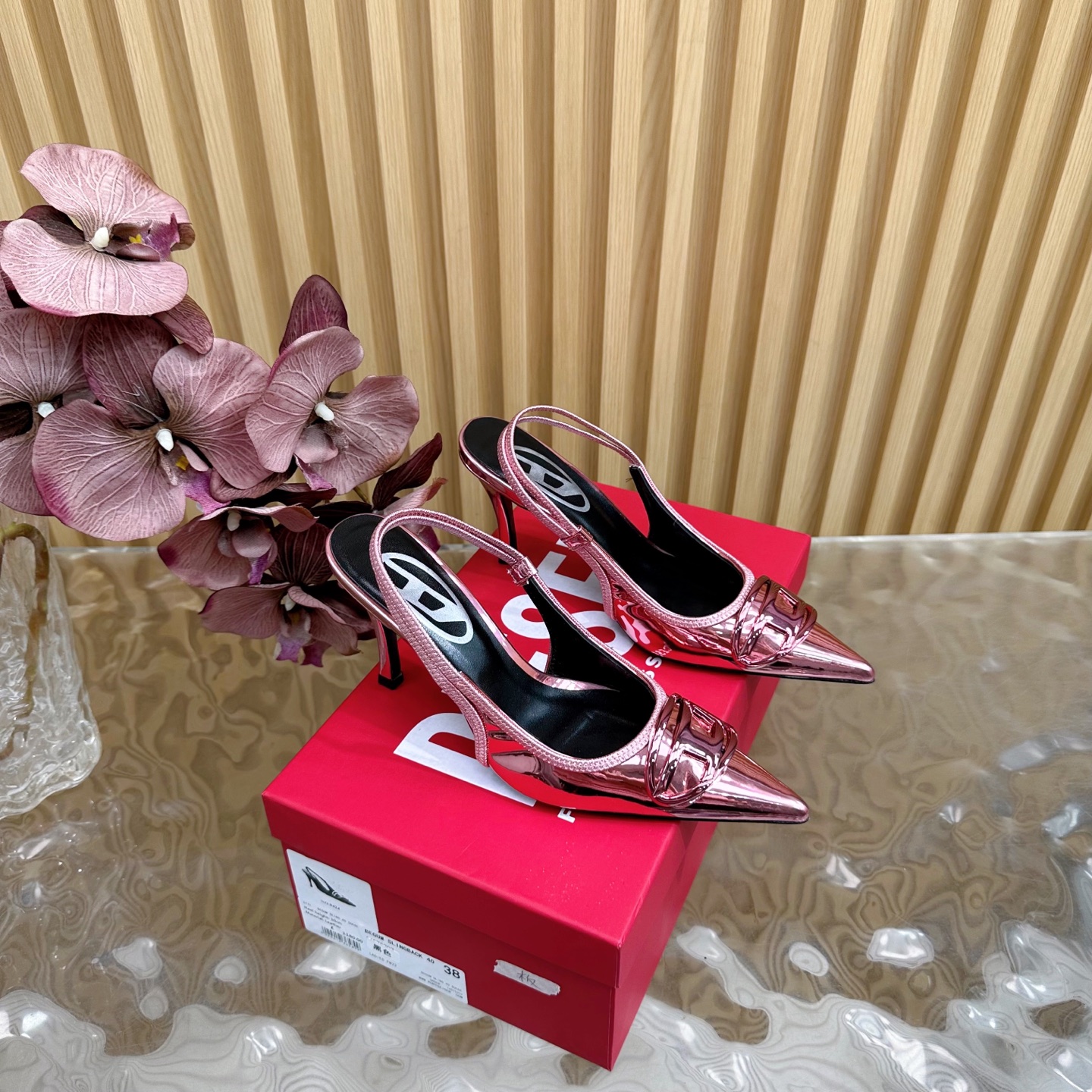 Diesel’s F/W23 Sexy Shoe Prize: Super-Heavy-Explosive Tweezer for Spring/Summer 2025 - 图片 2