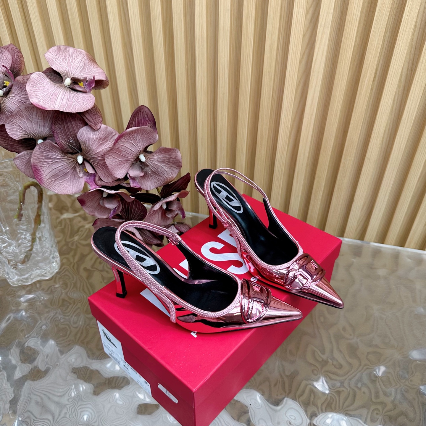 Diesel’s F/W23 Sexy Shoe Prize: Super-Heavy-Explosive Tweezer for Spring/Summer 2025 - 图片 3
