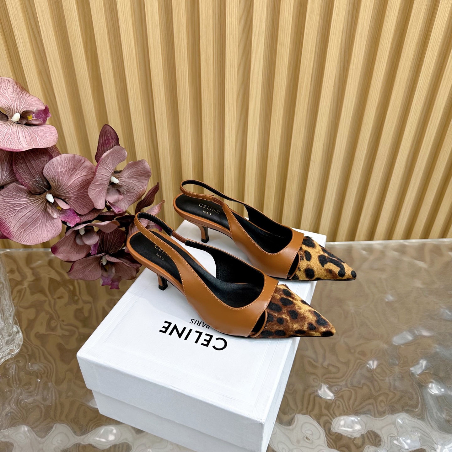 NO:239435,Celine Silin Spring and Summer Arc de Triomphe Fashion High Heels Soft foot-exposed design —————————————————————————————————————————————————————————————————————————————————————————————————————————————————————————————————————————————————————————————————————————————————————————————————————————————————————————————————————————————————————————————————————————————————————————————————————————————————————————————————————————————————————————————————————————————————————————————————————————————————————————————————————————————————————————————————————————————————————————————————————19860909Celine思琳春夏凯旋门时装高跟鞋 柔美的露脚设计 ——————————— 上脚真的超级显瘦超级美 C家特定的精致凯旋门logo 好看到爆 鞋面原版小牛皮 内里/垫脚采用顶级混种羊皮 意大利真牛皮鞋底 跟高6cm Size35-40,凉鞋,celine,chanel,sandals,high heels,cowhide,sheepskin,Women's Shoes