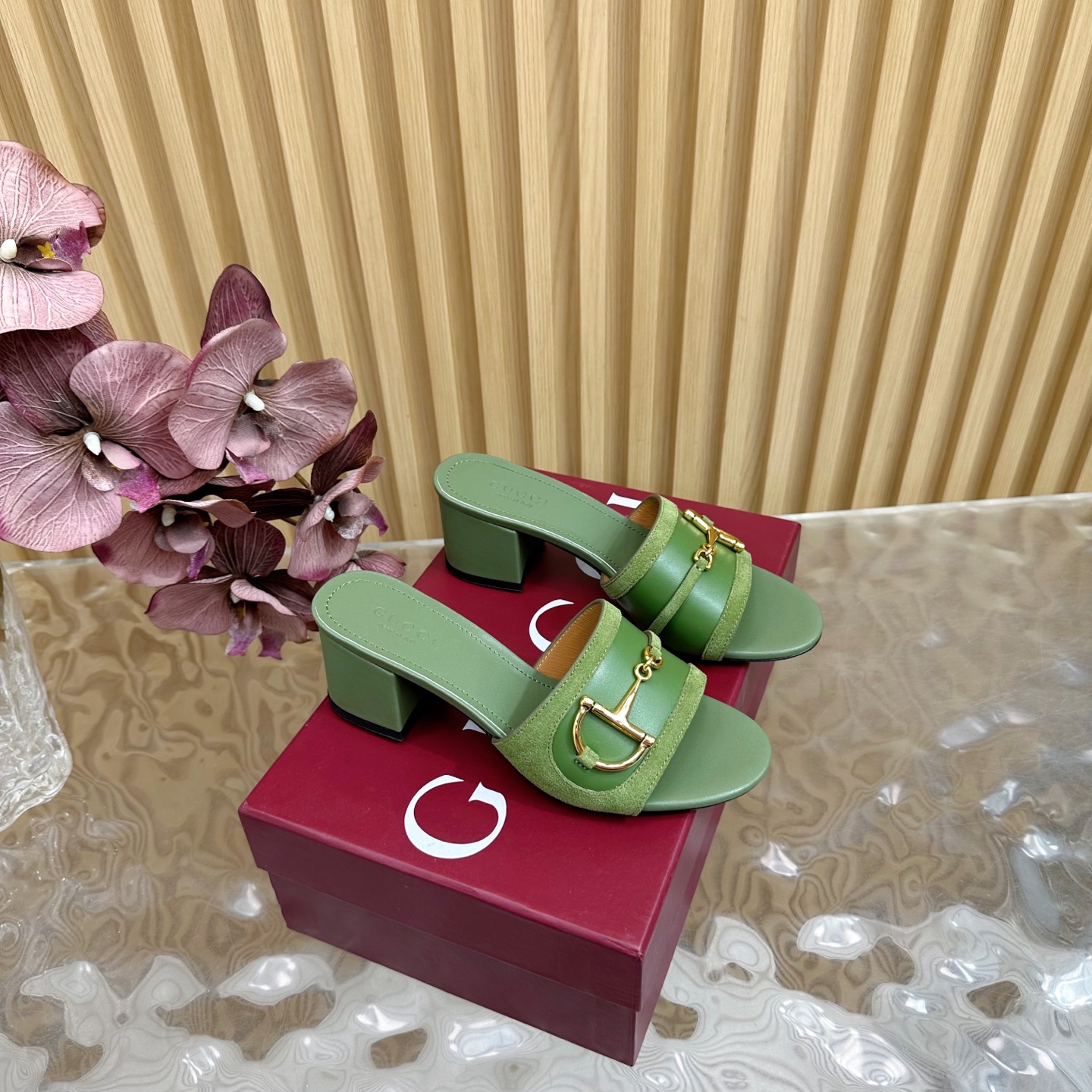 NO:265768,The latest D-line light gold horse buckle herringbone clamp sandals for summer 2025 ————————————————————————————————————————————————————————————————————————————————————————————————————————————————————————————————————————————————————————————————————————————————————————————————————————————————————————————————————————————————————————————————————————————————————————————————————————————————————————————————————————————————————————————————————————————————————————————————————————————————————————————————————————————————————————————————————————————————————————————————————198609092025夏季最新D字浅金马衔扣人字夾趾凉鞋 ————————————— 这款女士夹趾凉鞋搭配饰经典大D新马衔扣细节金色调配件,彰显品牌传承,尽显别样魅力.采用精致羊皮打造,设计优雅而不失随性,是暖季造型的清爽理想单品 顶级版本、欢迎比对. 原版1:1复刻 注意请认准咱家正品保证 鞋面进口高档羊皮/绒面网/老花G布 内里/垫脚全粒纹高档小羊皮 鞋底真皮底 跟高5.5cm 配码35-43（41/40/42/43定做不退换）,拖鞋,sandals,slippers,sheepskin,Women's Shoes