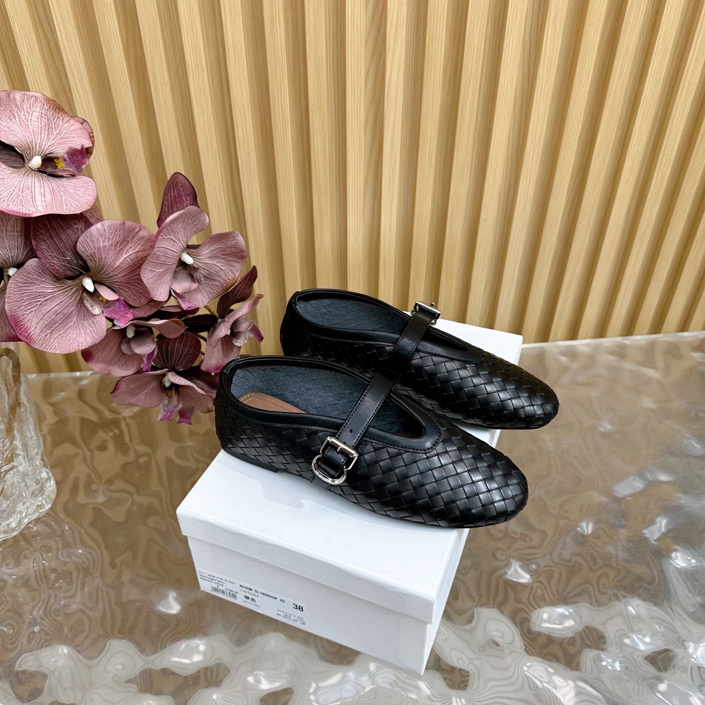 Fashion Trends for Summer 2025: Shiny Crystal Coating, Velvet Pumps, Rubber Soles.