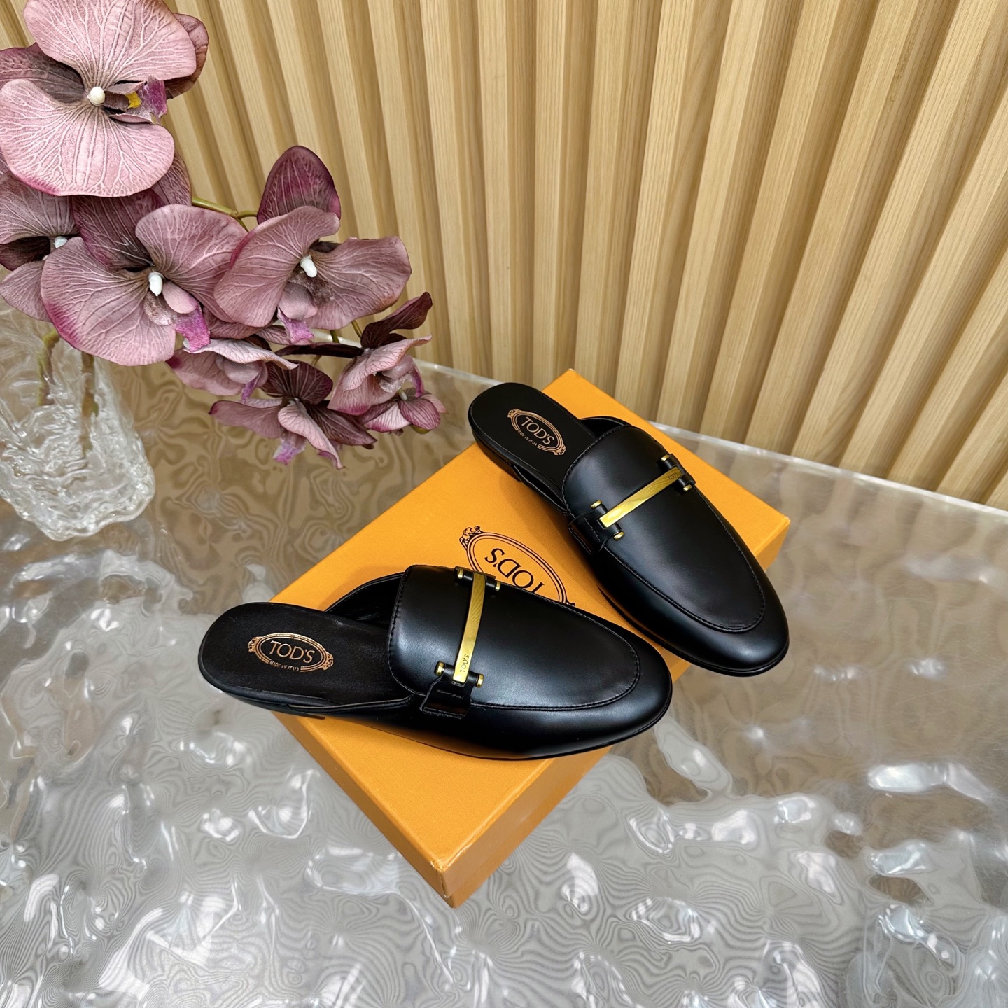 “2025 Luxury Tod’s: Original Custom Cattle Skin Shoes with Italian Big Bottom” - 图片 2