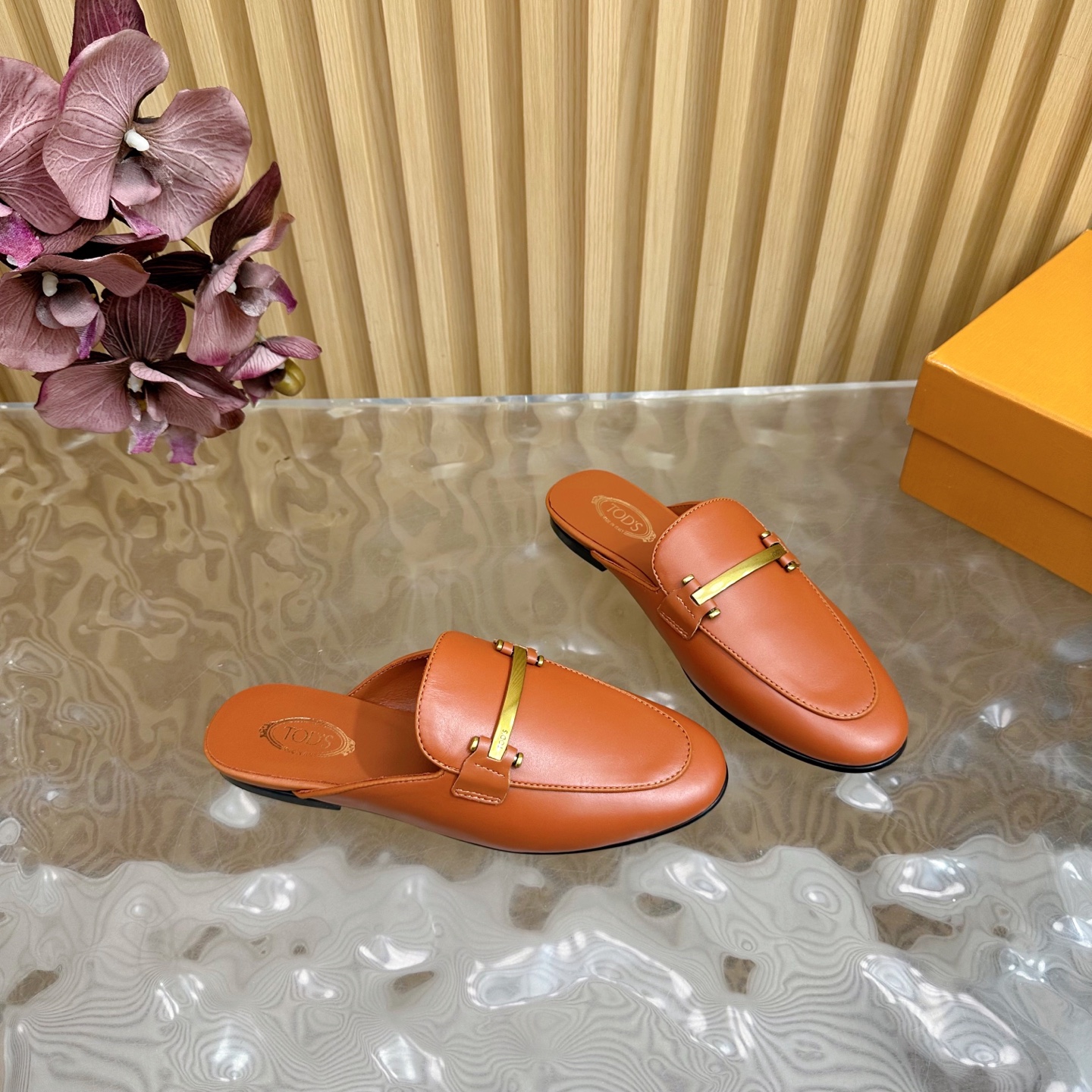 2025 Luxury Tod’s: Classic High-Temperature Shoes with Custom Cattle Skin and Italian Big Bottom. - 图片 6