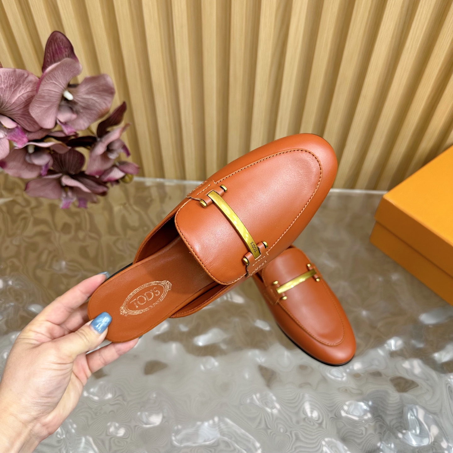 2025 Luxury Tod’s: Classic High-Temperature Shoes with Custom Cattle Skin and Italian Big Bottom. - 图片 8