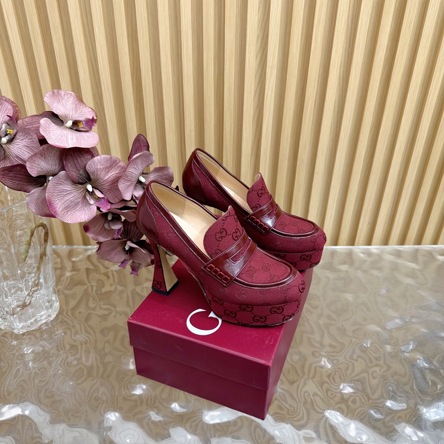 NO:384889,High-version GUCCI Spring new waterproof platform high heels Love high heels catwalk model, original development. To ensure comfort, carefully polish the shoe last for 3 months. This year, the super popular waterproof platform series, gucci also started the update of this series~ ——————————————————————————————————————————————————————————————————————————————————————————————————————————————————————————————————————————————————————————————————————————————————————————————————————————————————————————————————————————————————————————————————————————————————————————————————————————————————————————————————————————————————————————————————————————————————————————————————————————————————————————————————————————————————————————————19860909高版本GUCCI 春季新款防水台高跟乐福高跟走秀款,原版开发.为保证舒适度精心打磨鞋楦3个月之久.今年超流行防水台系列,gucci也开始了这个系列的更新了～ ——————————————— 材料原版帆布面 内里内里羊皮 跟高11cm跟高,4cm水台 码数35-42（40,41,42订做）,乐福鞋高跟鞋,gucci,loafers,high heels,sheepskin,Women's Shoes