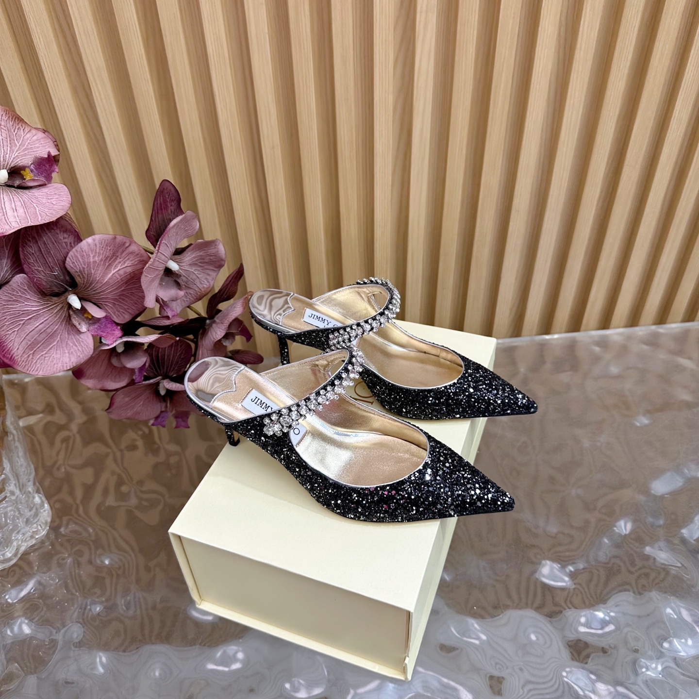 NO:405967,SSJIMMY CHOO Dinner High Heel Sandals/Single Shoes ——————————————————————————————————————————————————————————————————————————————————————————————————————————————————————————————————————————————————————————————————————————————————————————————————————————————————————————————————————————————————————————————————————————————————————————————————————————————————————————————————————————————————————————————————————————————————————————————————————————————————————————————————————————————————————————————————————————————————————————————————————  heels cowhide sheepskin19860909SSJIMMY CHOO 晚宴高跟凉鞋/单鞋 ——————————顶级版本 澳大利亚尖头 圆头系列、简直是美上天了,爱上优雅、爱上俏皮的未来感,光看一眼便想马上拥有,但一双精致的高跟鞋确是可以想想滴～ 系列专为超凡绝伦、无所谓的女士而设计,从而打造出别致的整体效果,Jimmy Choo 设计出激发女性一往无前的产品彰显魅力 1面料:亮片 2内里 羊皮内里 超级柔软细腻 3大底 进口意大利原色牛皮底 4码数 35一39(34、40、41.42 定制) 5跟高 6.5cm,半拖高跟鞋,jimmy choo,sandals,high heels,cowhide,sheepskin,Women's Shoes