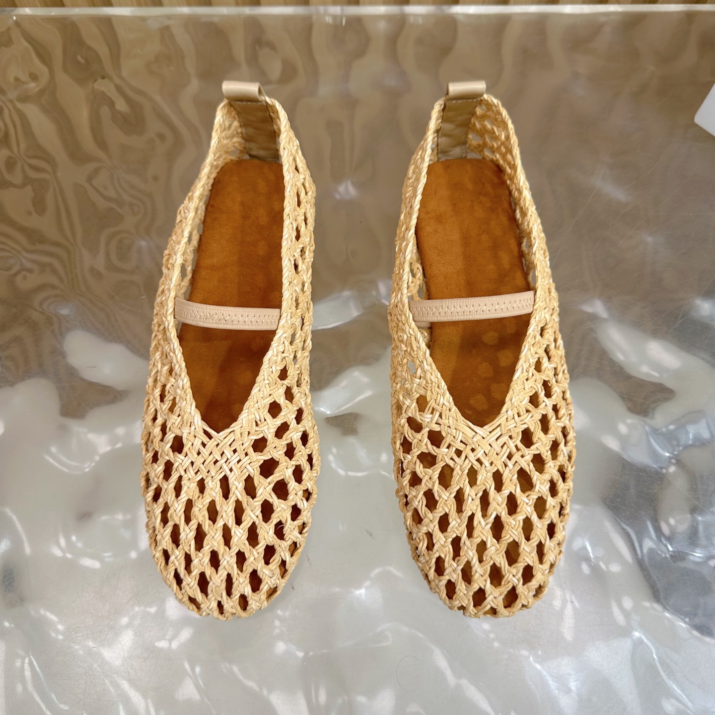 2025 Summer Fashion: Shiny Crystal-Coated Monolith Shoes with Velvet Pumping Foot - 图片 5