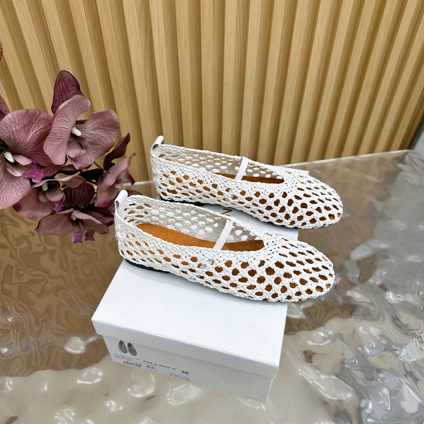 Fashion Update 2025: Crystal-Coated Monolith Shoes with Velvet Pumping Foot