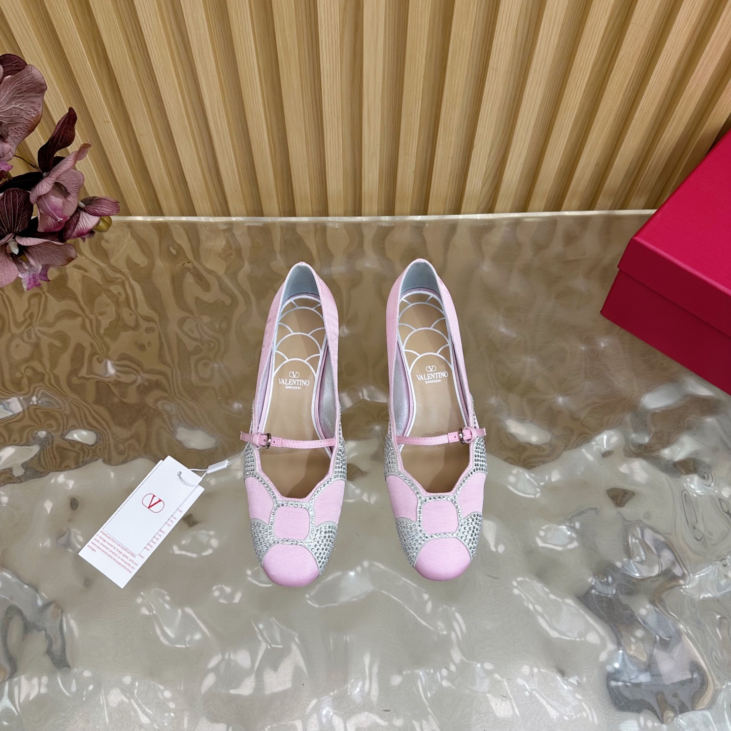 2025 Valentino Shoe Collection: High-Quality, Stylish, Perfect for Any Season - 图片 4