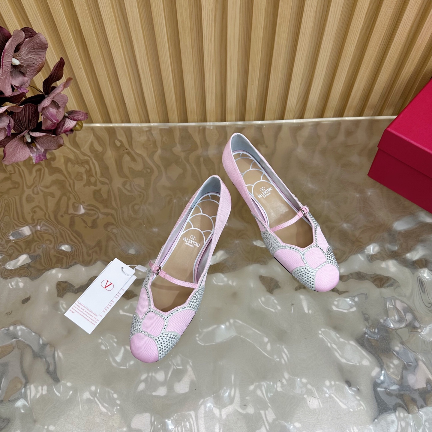 2025 Valentino Shoe Collection: High-Quality, Stylish, Perfect for Any Season - 图片 7