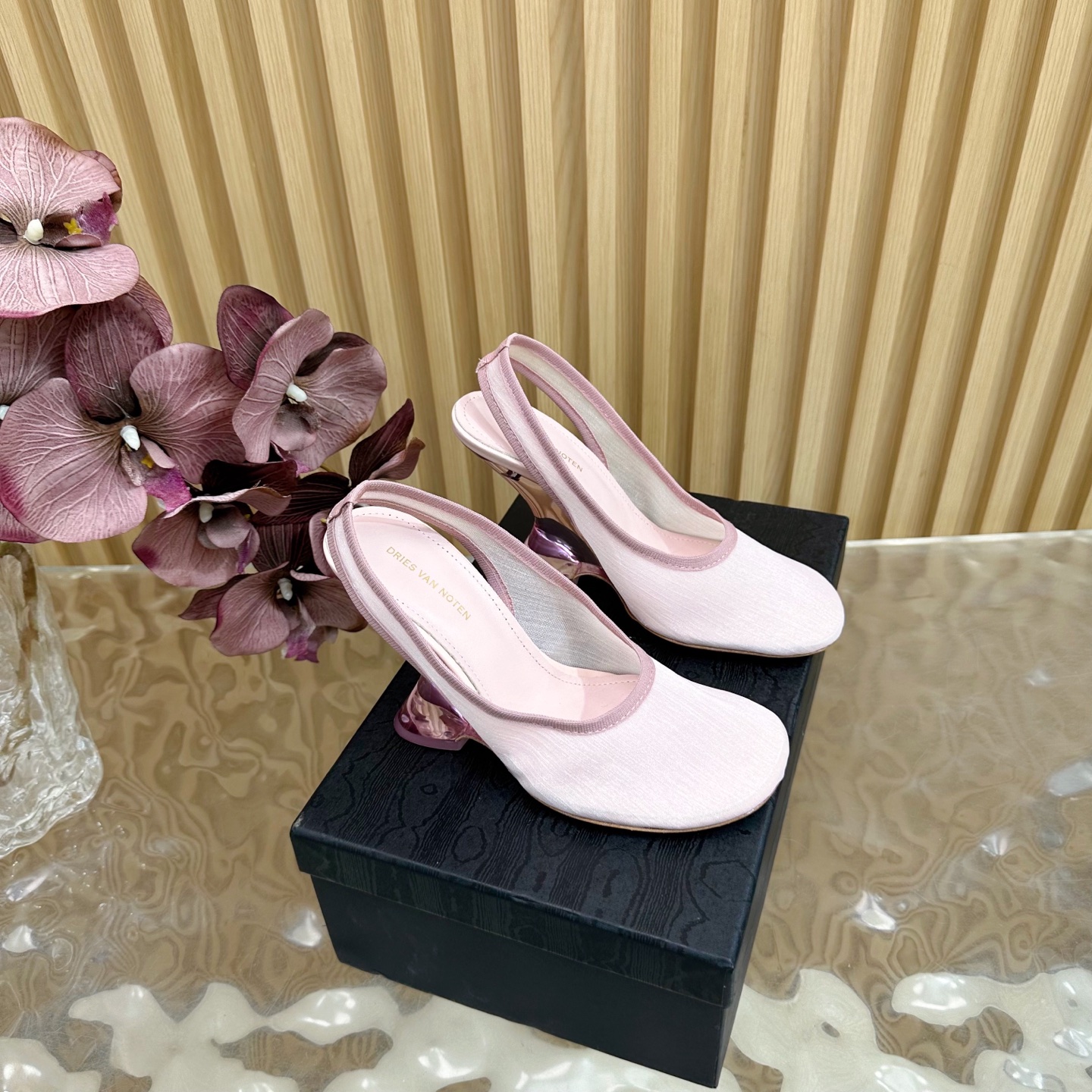 NO:445317,2025 spring and summer new model, the counter is released simultaneously #Dries Von note #DVN #Galaxy Stars wear on the feet No need for too much gorgeous text These are hard to dislike. Super Heavy Industry beading process, paired with crystal transparent wedge, unambiguous style, a very pioneering sandal ————————————————————————————————————————————————————————————————————————————————————————————————————————————————————————————————————————————————————————————————————————————————————————————————————————————————————————————————————————————————————————————————————————————————————————————————————————————————————————————————————————————————————————————————————————————————————————————————————————————————————————————————————————————198609092025春夏新款 专柜同步发售#Dries Von noten # DVN #银河繁星穿在脚上 无需过多华丽的文字 这些子很难让人不爱 超重工的钉珠工艺 搭配水晶透明坡跟 一点都不含糊的风格 非常先锋的一款凉鞋 ——————————— 面料网纱 内里羊皮 跟高10.5cm 大底原版真皮注塑大底 码数35/42（40,41,42定制）,高跟鞋凉鞋,sandals,high heels,sheepskin,Women's Shoes