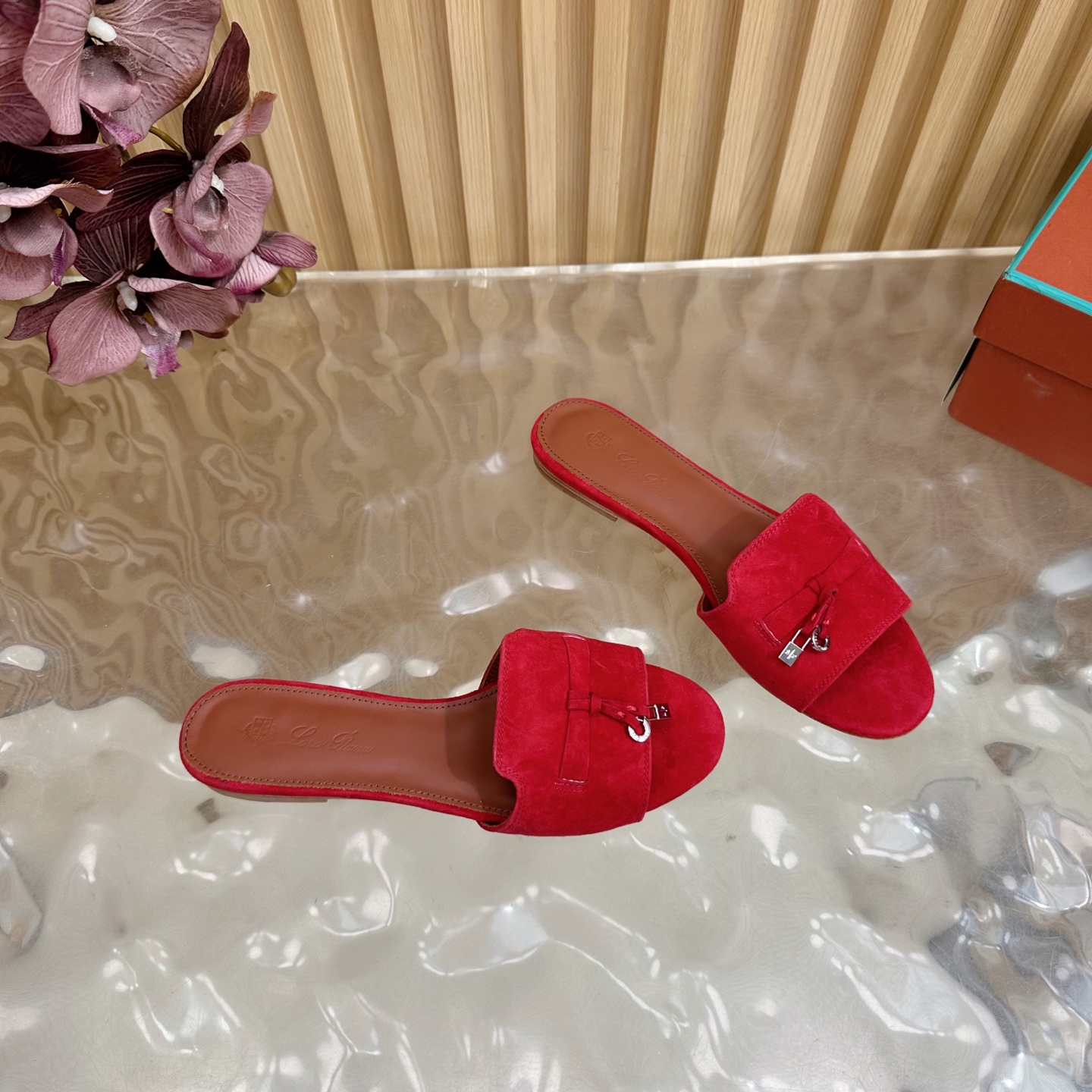 Loro Piana 60S Classics: Stylish, Durable Italian Leather Slippers with Flat Soles - 图片 7