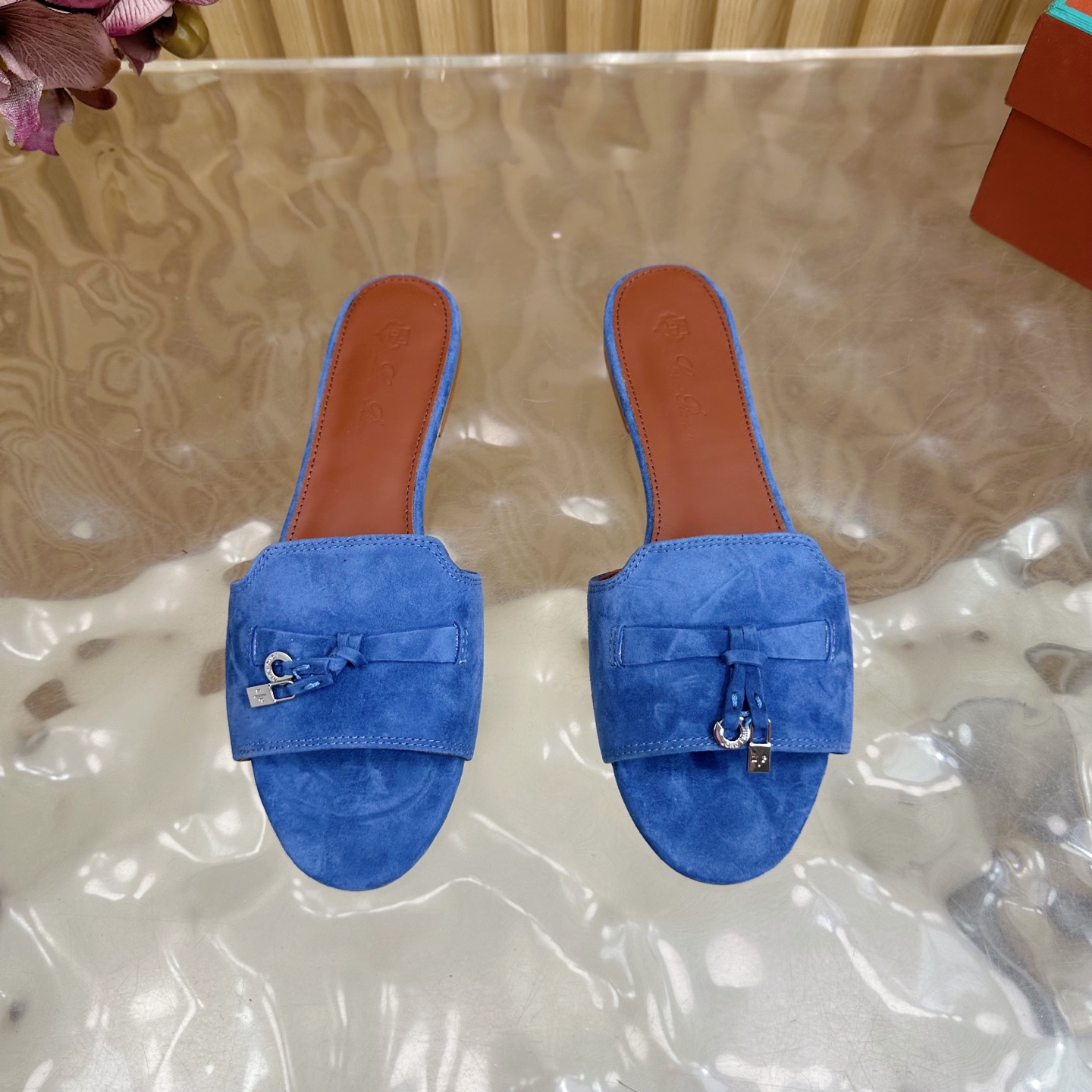 Luxurious Loro Piana 60S Classics: Stylish, Durable Italian Leather Slippers with Flat Soles - 图片 6