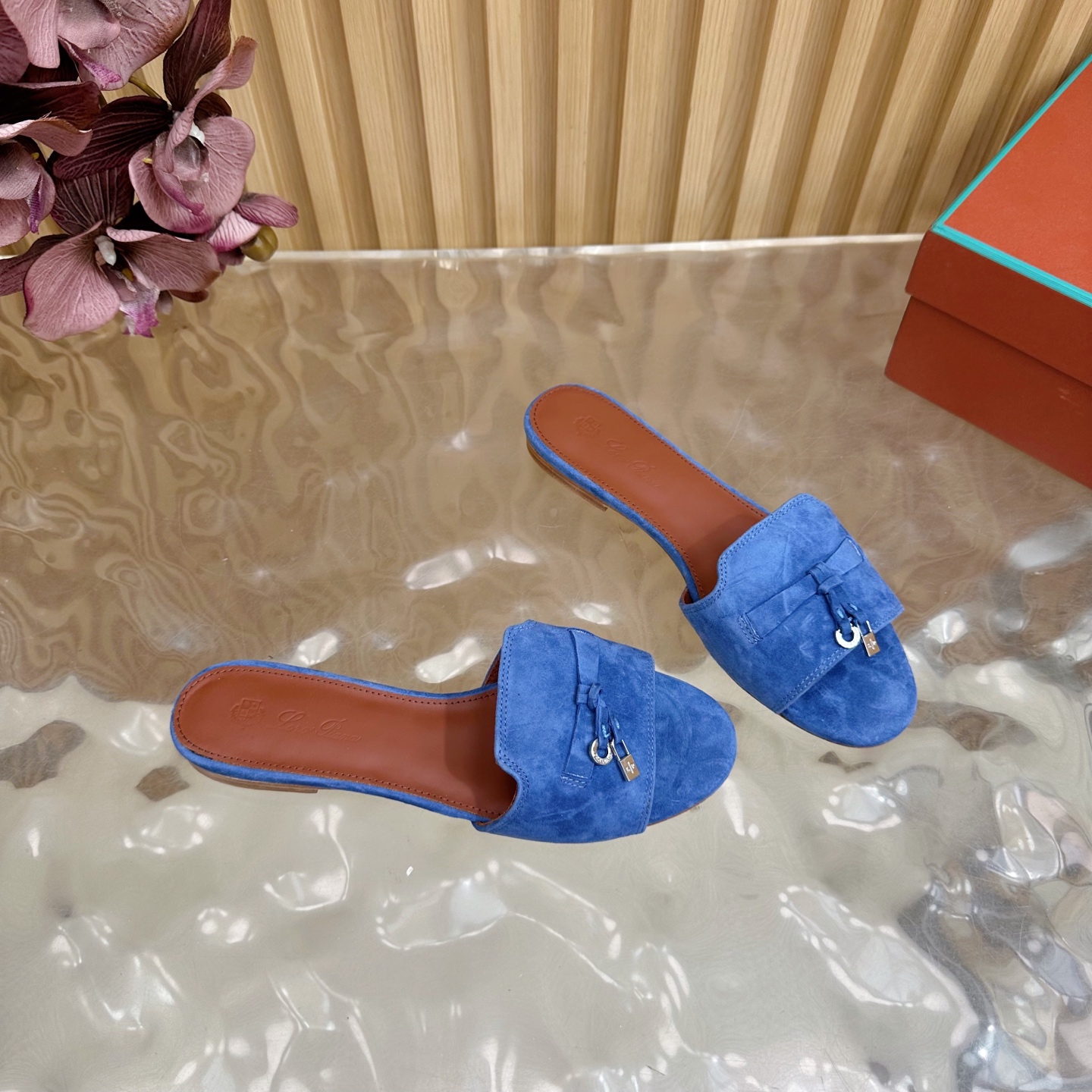 Luxurious Loro Piana 60S Classics: Stylish, Durable Italian Leather Slippers with Flat Soles - 图片 7