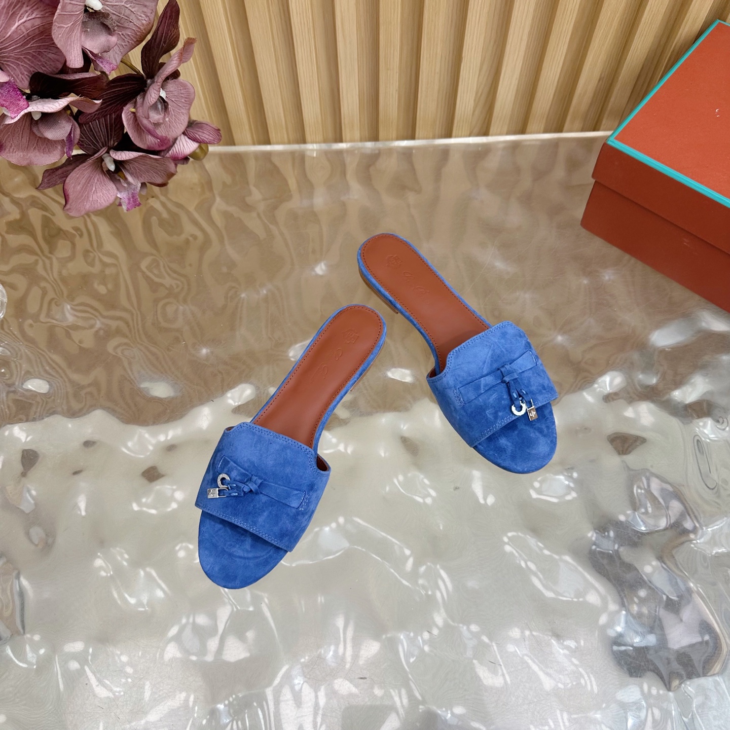 Luxurious Loro Piana 60S Classics: Stylish, Durable Italian Leather Slippers with Flat Soles - 图片 9