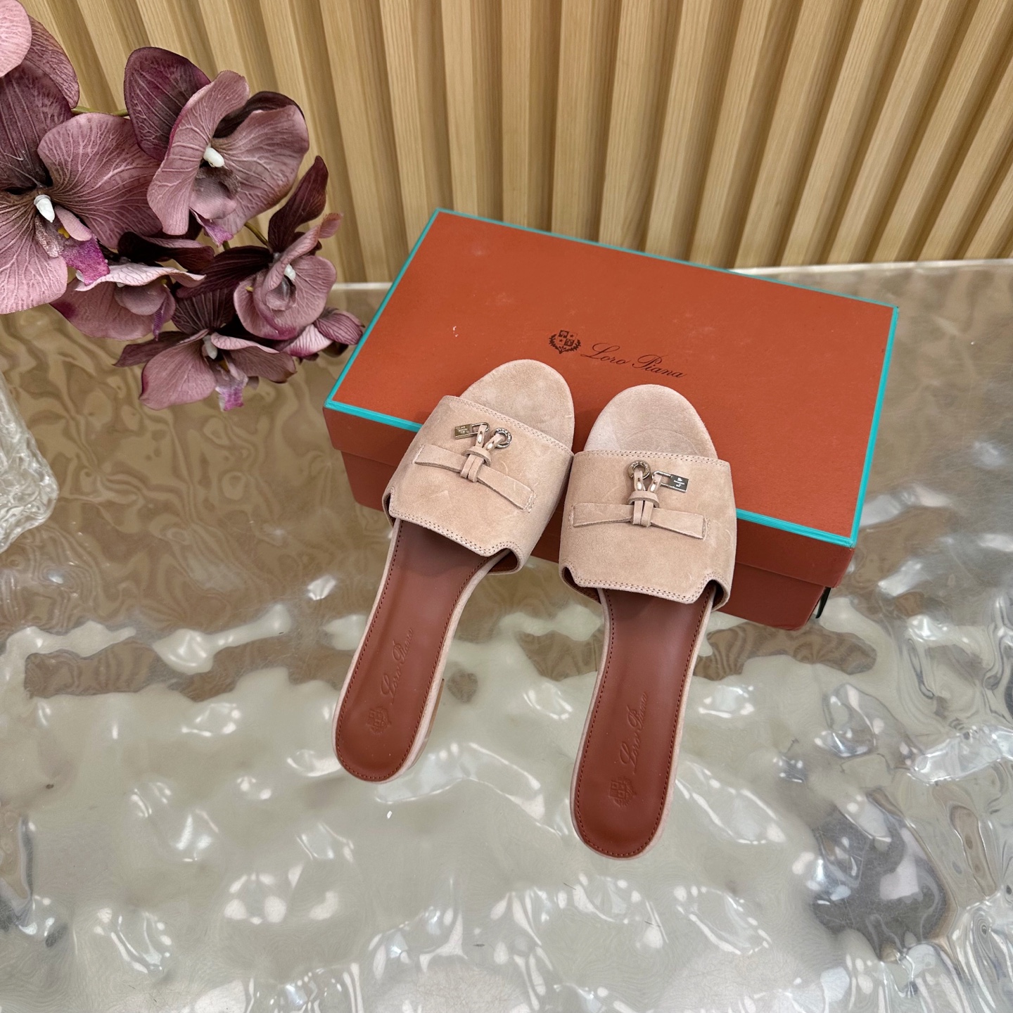 Loro Piana 25S Classic: Exemplary Style in Italian Leather for Spring and Summer - 图片 4