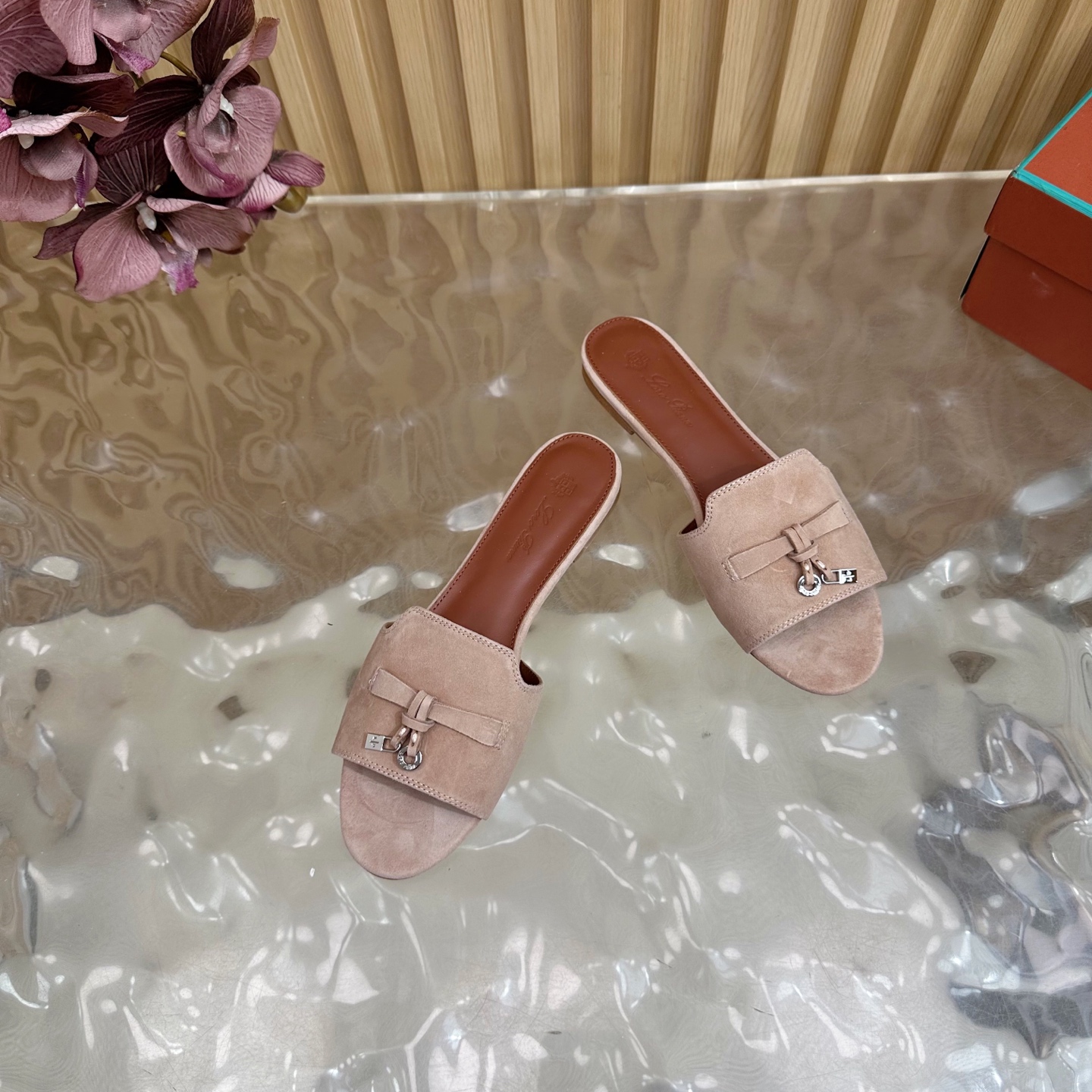 Loro Piana 25S Classic: Exemplary Style in Italian Leather for Spring and Summer - 图片 7