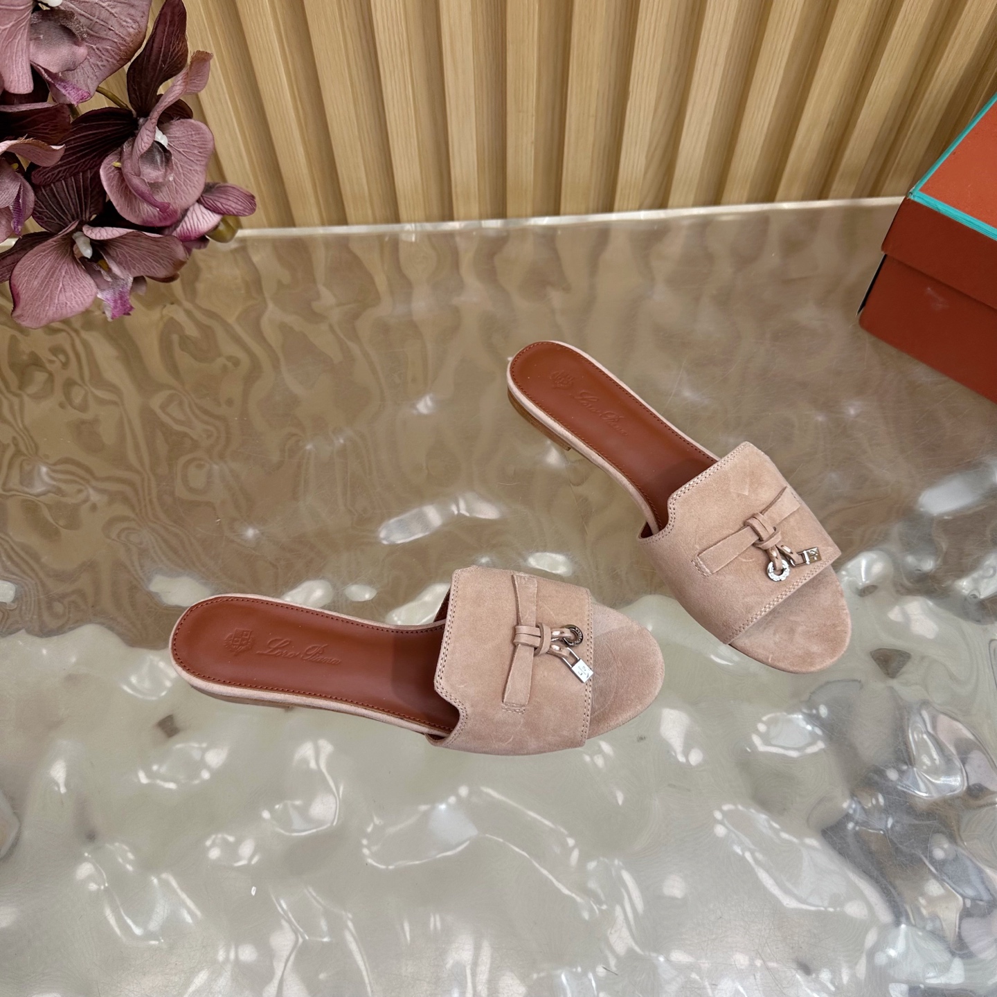 Loro Piana 25S Classic: Exemplary Style in Italian Leather for Spring and Summer - 图片 8