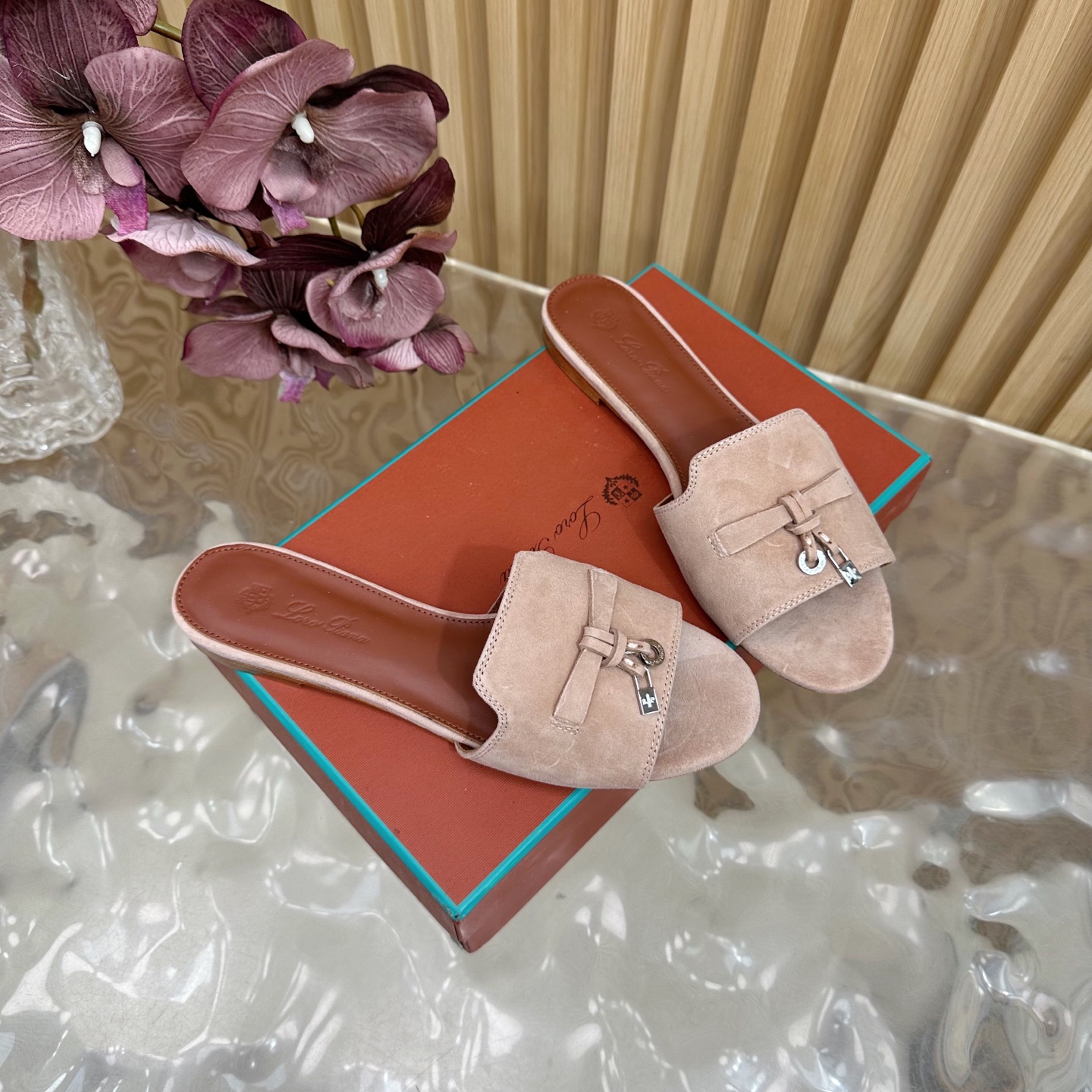 Loro Piana 25S Classic: Exemplary Style in Italian Leather for Spring and Summer - 图片 2