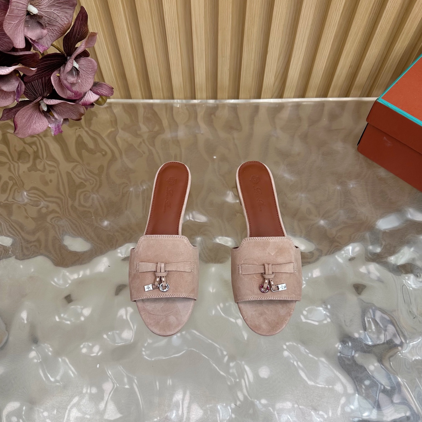 Loro Piana 25S Classic: Exemplary Style in Italian Leather for Spring and Summer - 图片 5