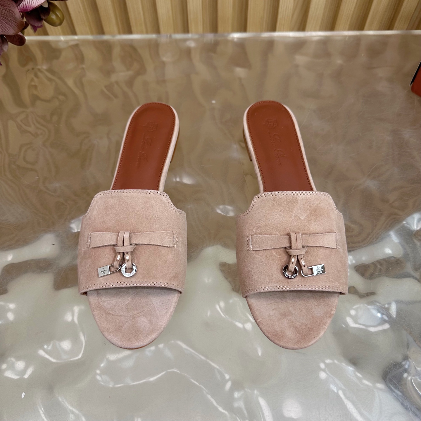 Loro Piana 25S Classic: Exemplary Style in Italian Leather for Spring and Summer - 图片 6